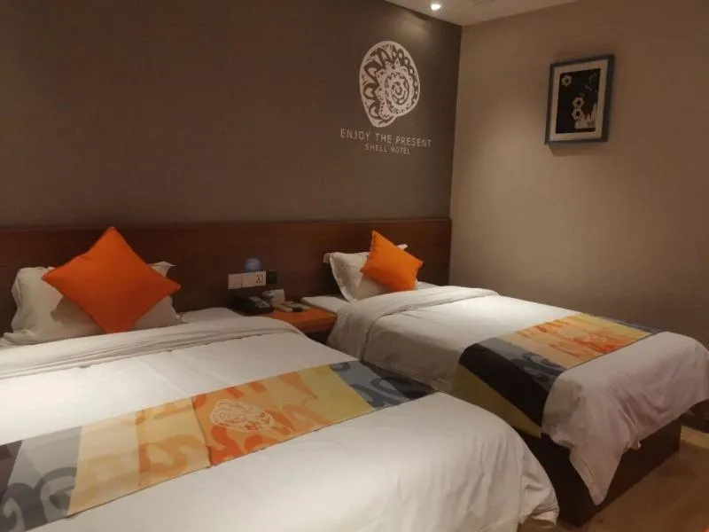 Bed in Shell Liaocheng Linqing City Bus Station Hotel