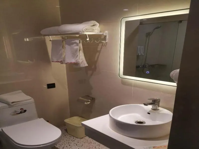 Shell Liaocheng Linqing City Bus Station Hotel