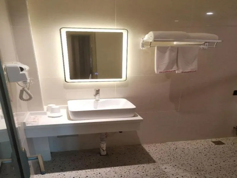 Shell Liaocheng Linqing City Bus Station Hotel