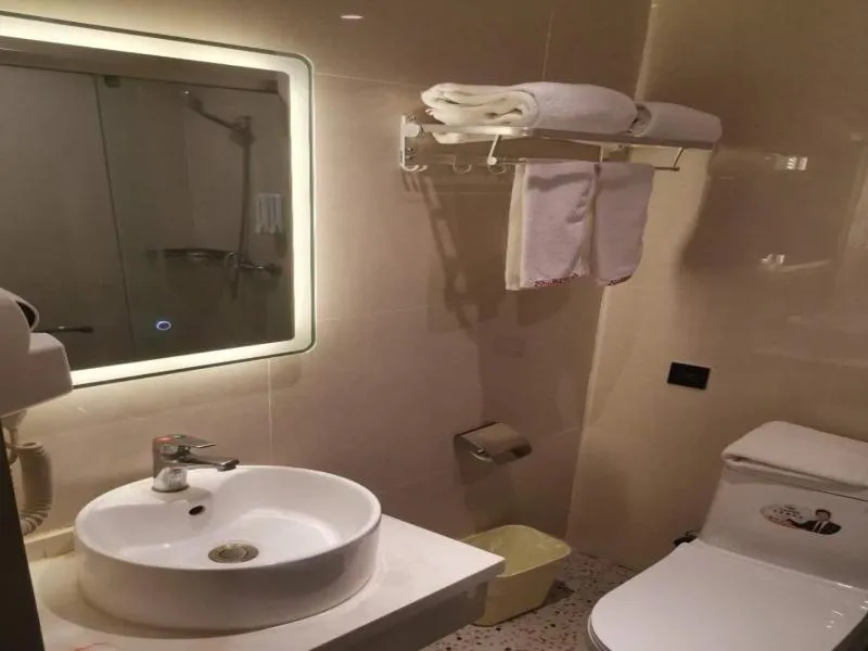 Shell Liaocheng Linqing City Bus Station Hotel