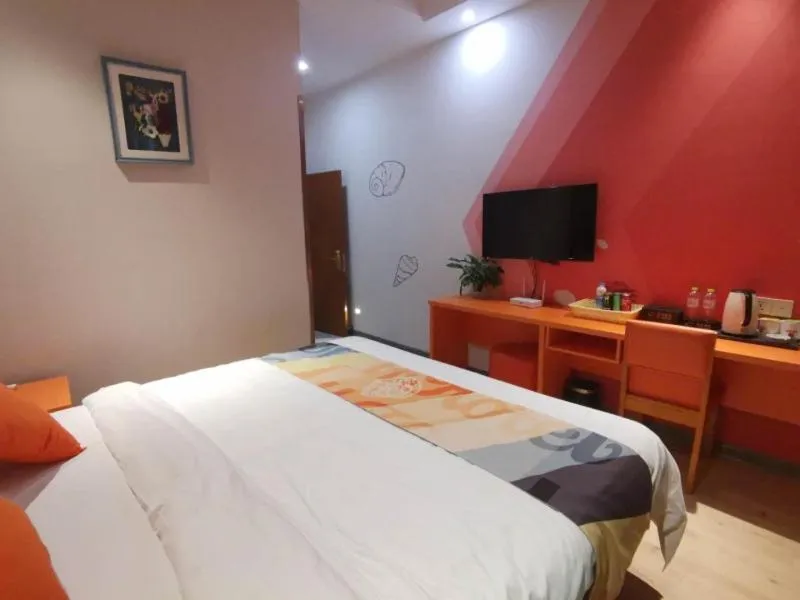 Bed in Shell Liaocheng Linqing City Bus Station Hotel