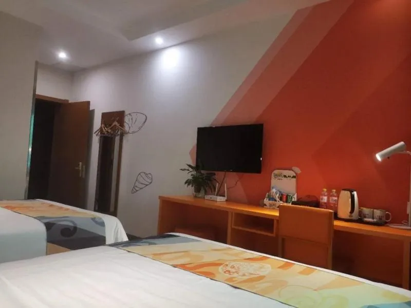 Bed in Shell Liaocheng Linqing City Bus Station Hotel