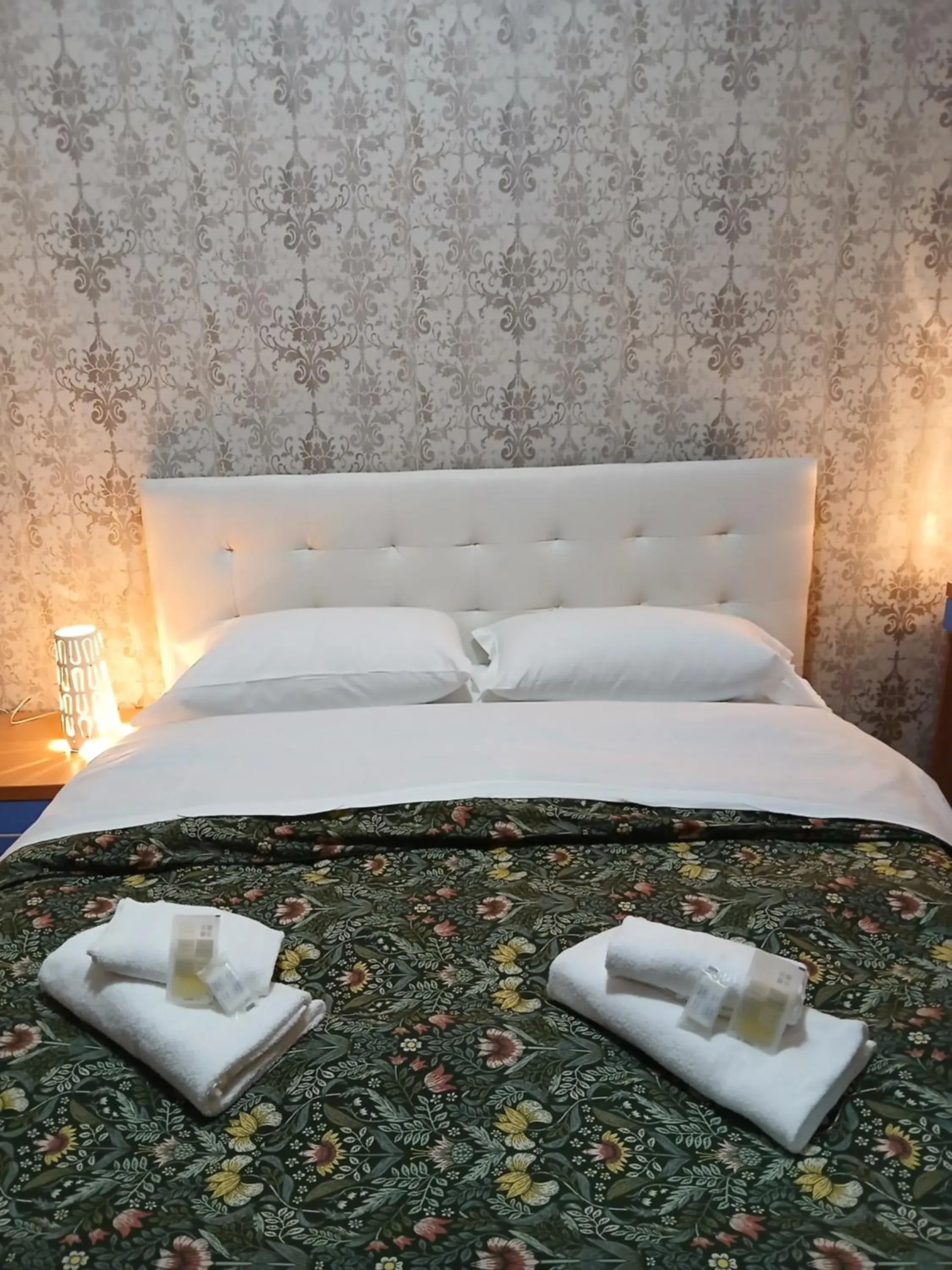 Double or Twin Room with Bathroom in A&C Much More II Double or Twin Room with Bathroom in A&C Much More II