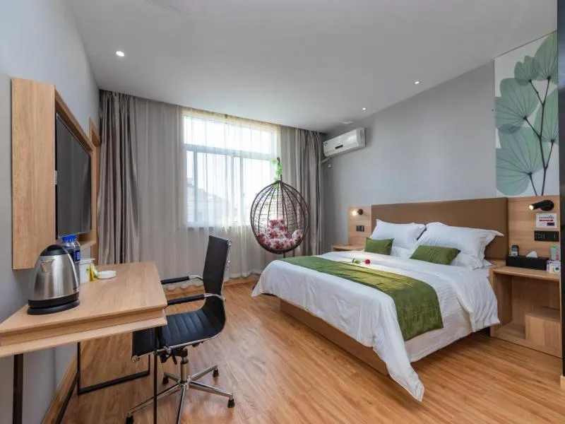 Shell Ningbo Gaoqiao Subway Station Hotel