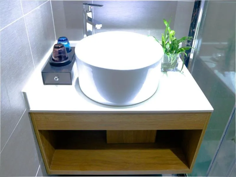 Shell Ningbo Gaoqiao Subway Station Hotel