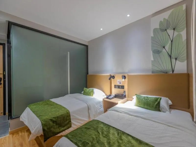 Shell Ningbo Gaoqiao Subway Station Hotel