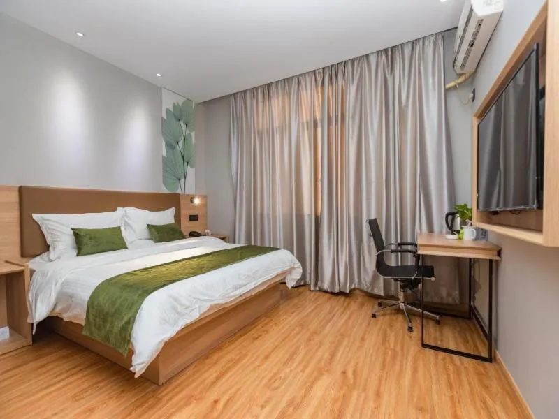 Shell Ningbo Gaoqiao Subway Station Hotel