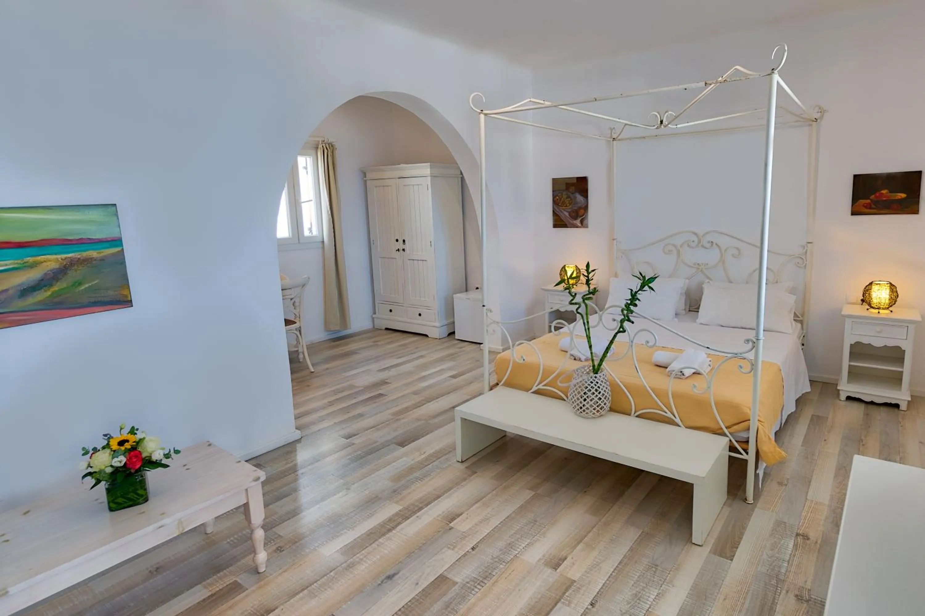 Photo of the whole room, Bed in With-inn Mykonos Suites
