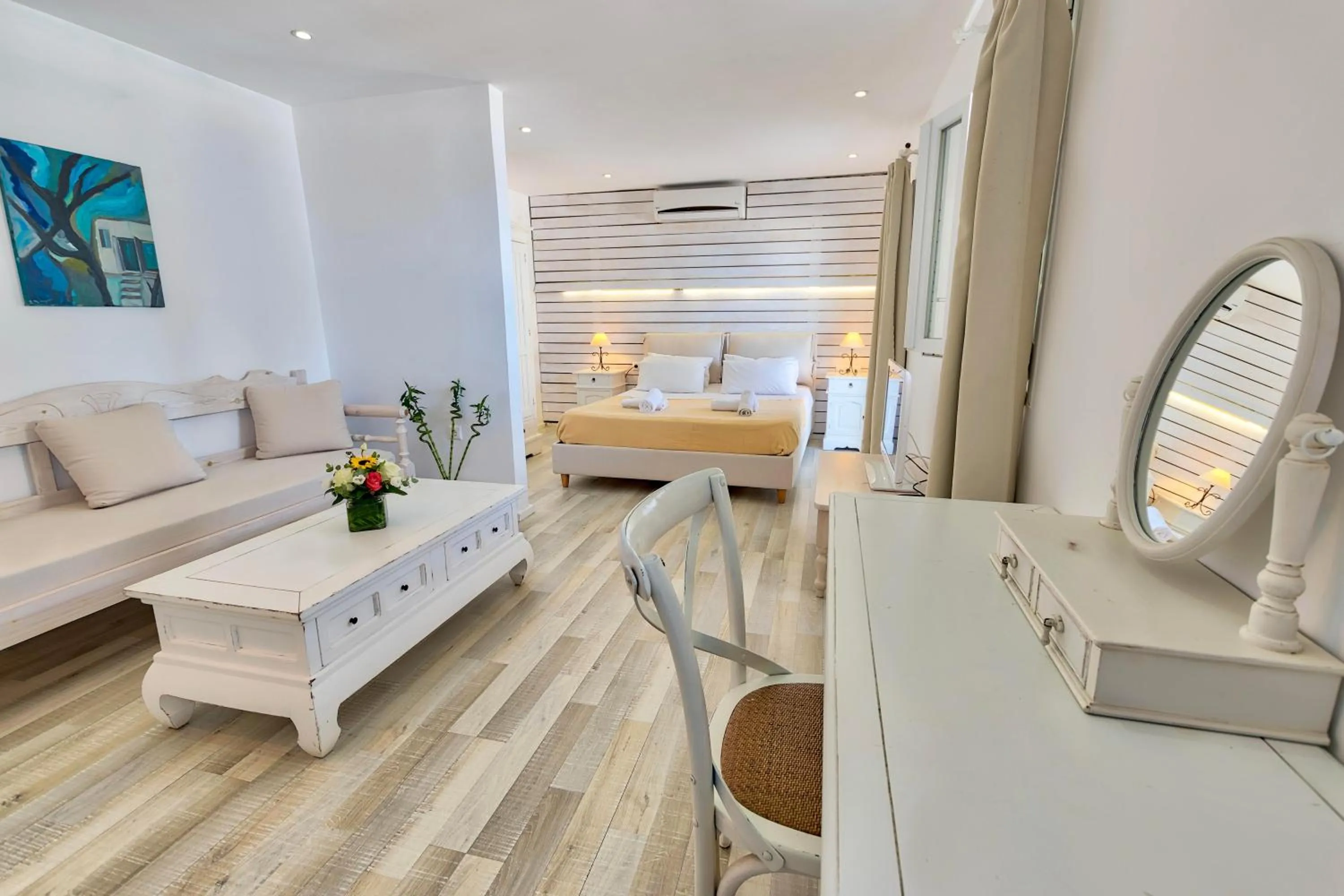 With-inn Mykonos Suites