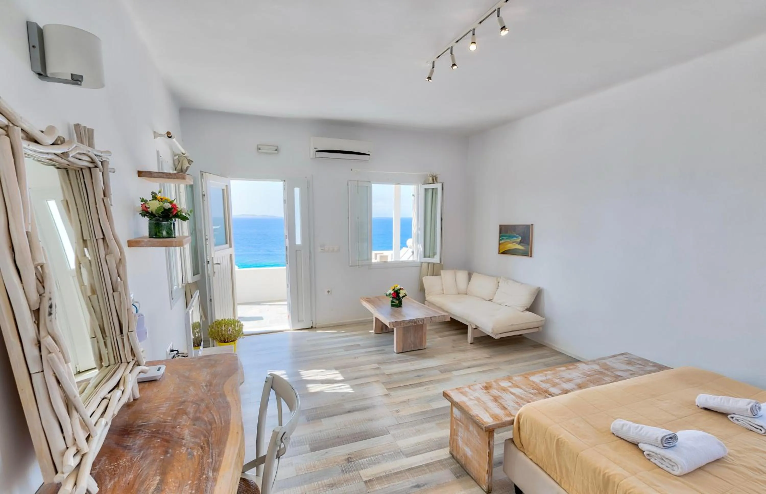 With-inn Mykonos Suites