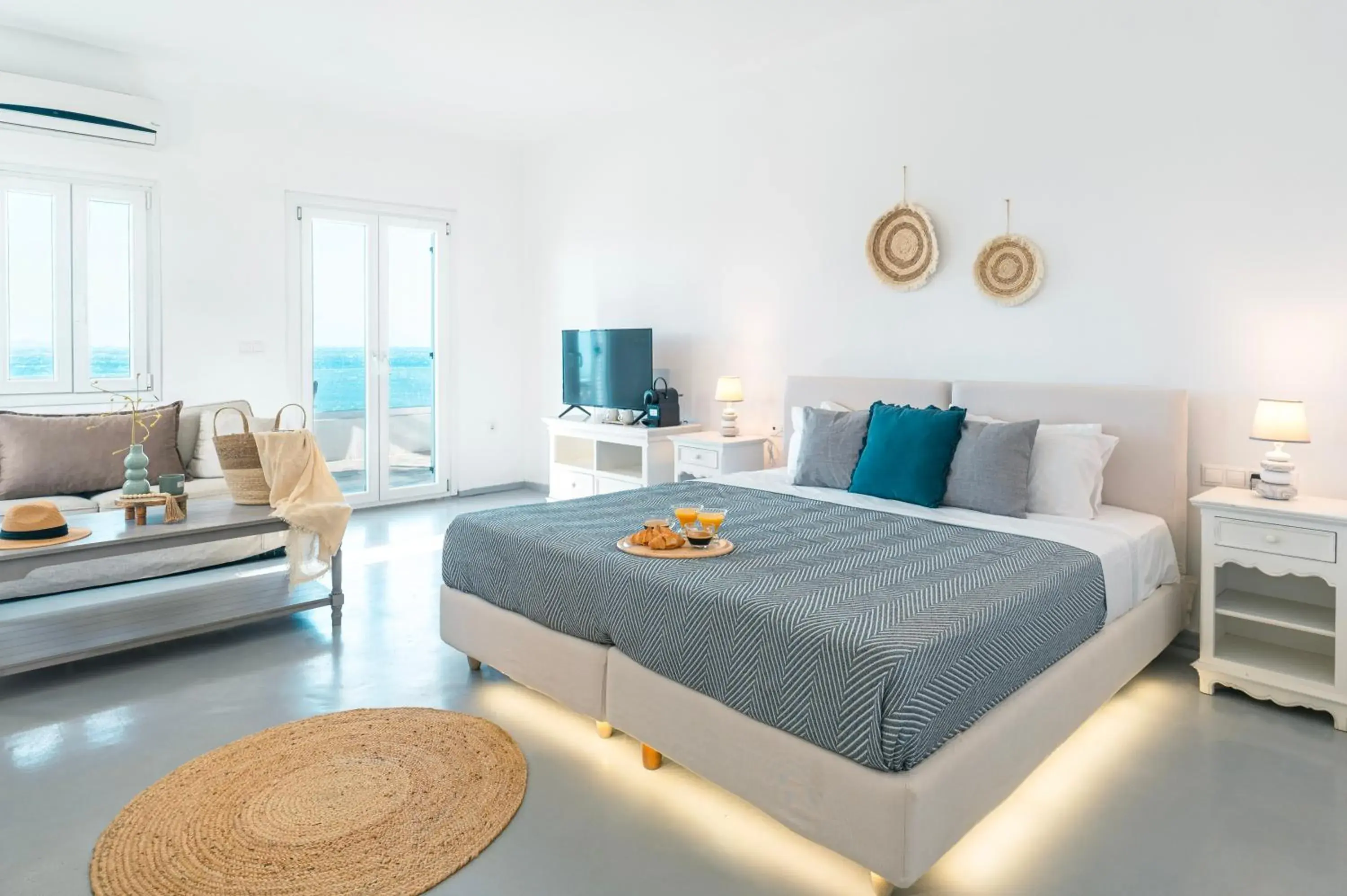 Deluxe Double Room with Balcony and Sea View in With-inn Mykonos Suites Deluxe Double Room with Balcony and Sea View in With-inn Mykonos Suites