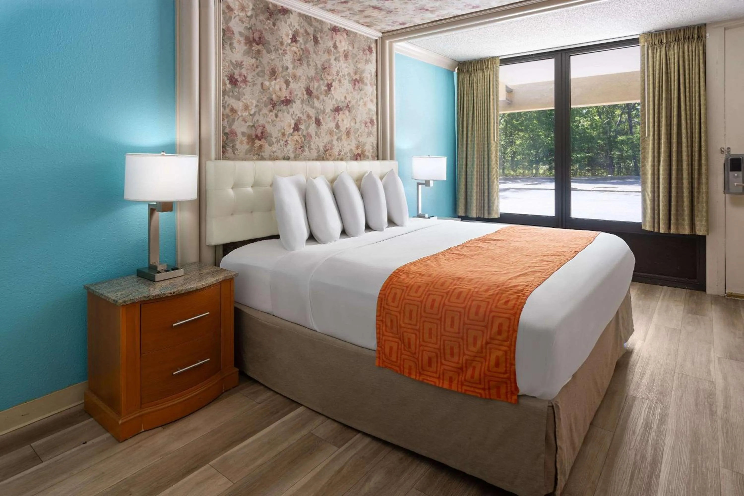 Photo of the whole room, Bed in Inn at Atlantic City Hotel & Banquet