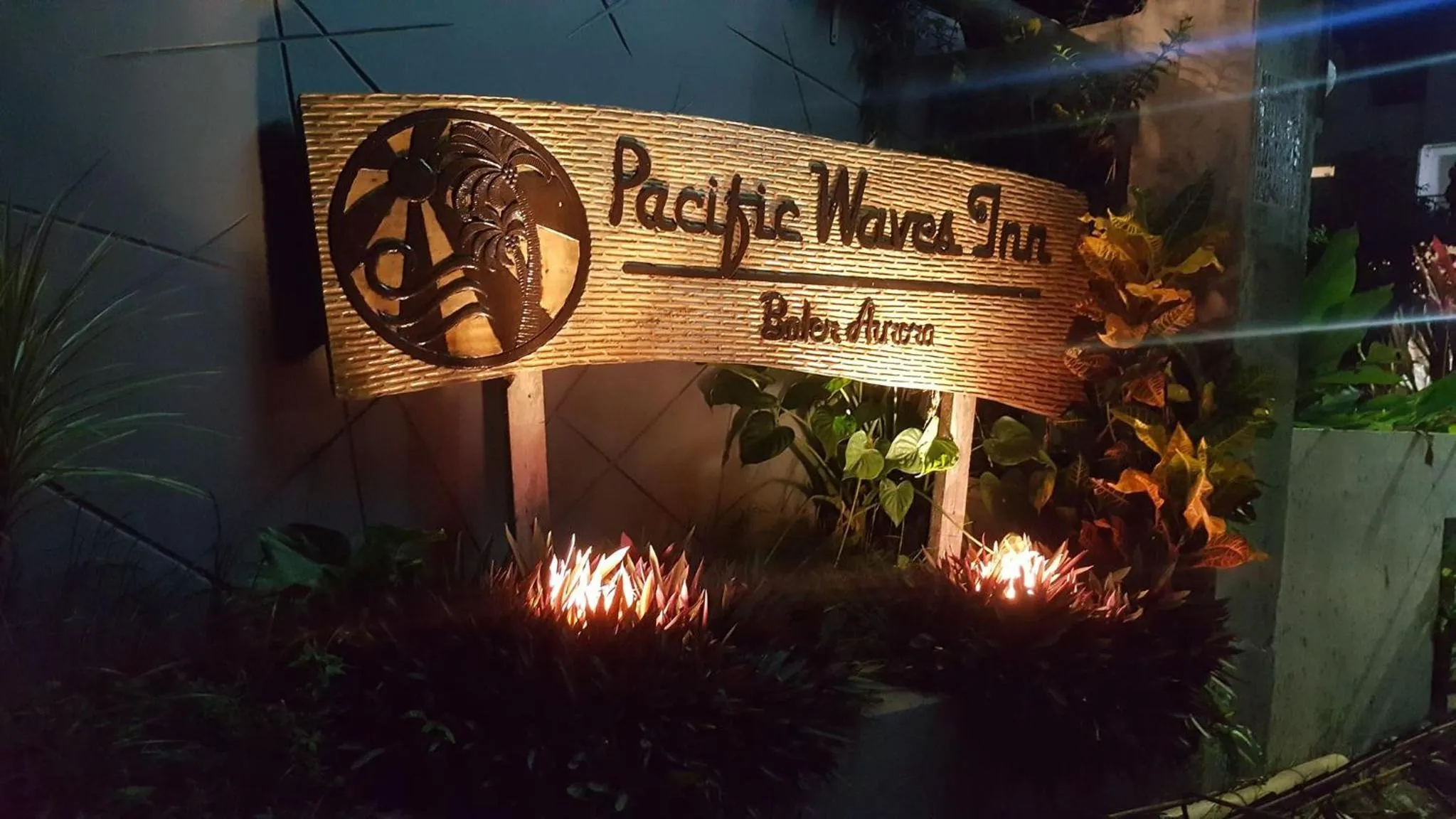 Facade/entrance in Pacific Waves Inn (Annex)