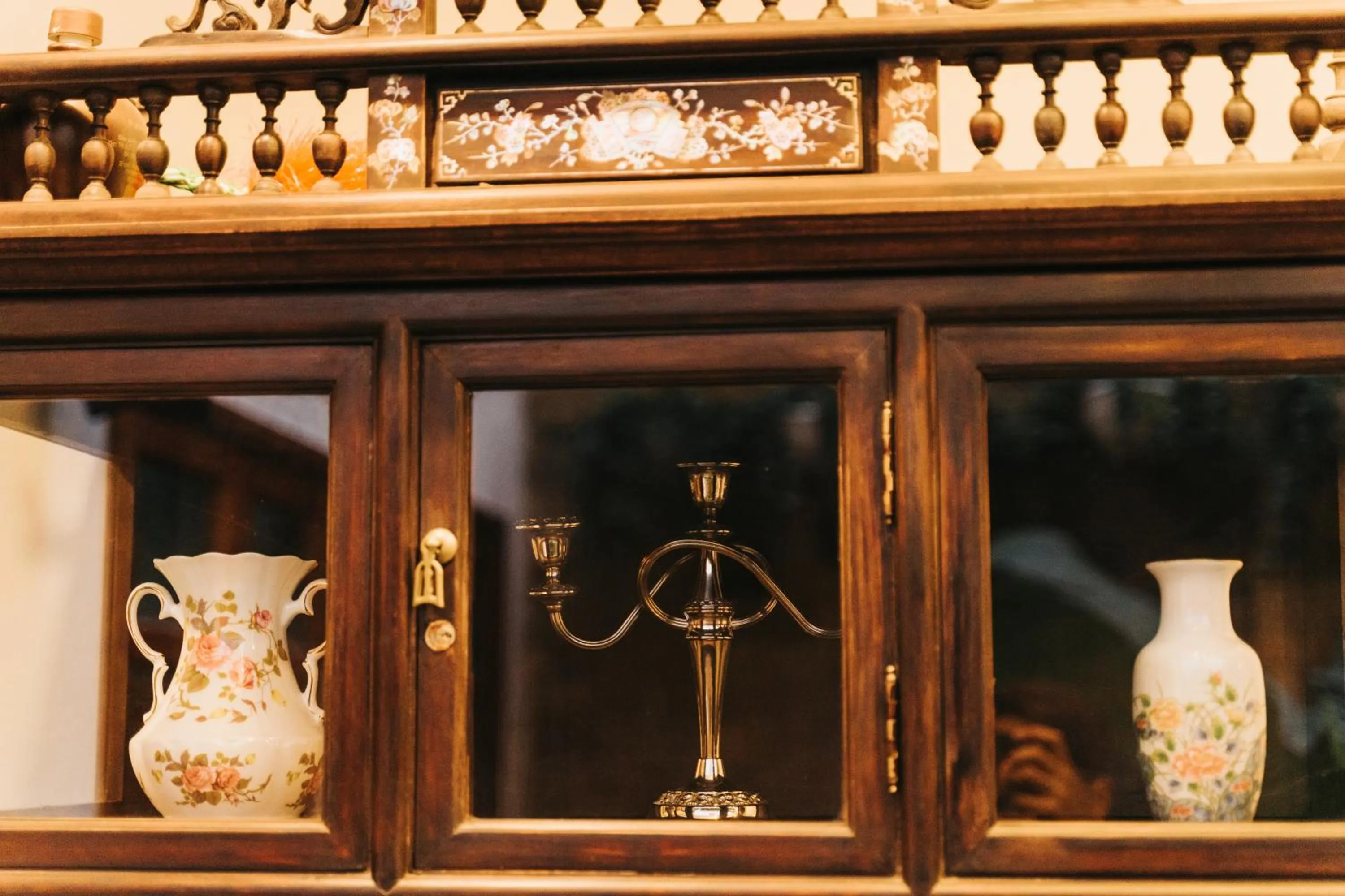 Decorative detail in Hue 1962 INN