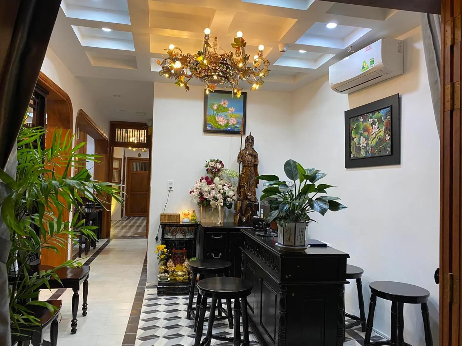 Lobby or reception in Hue 1962 INN