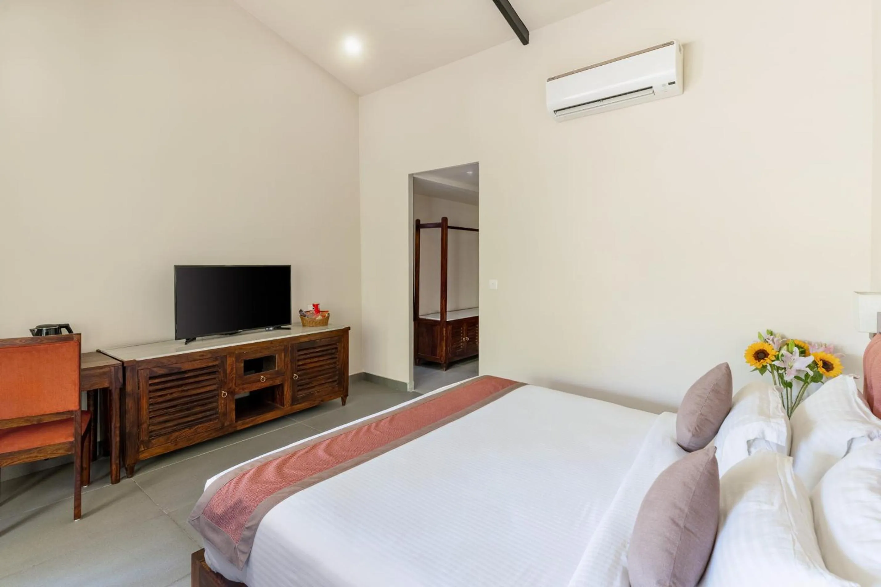 Bedroom, Bed in Aranya Vilas - A Nature Resort