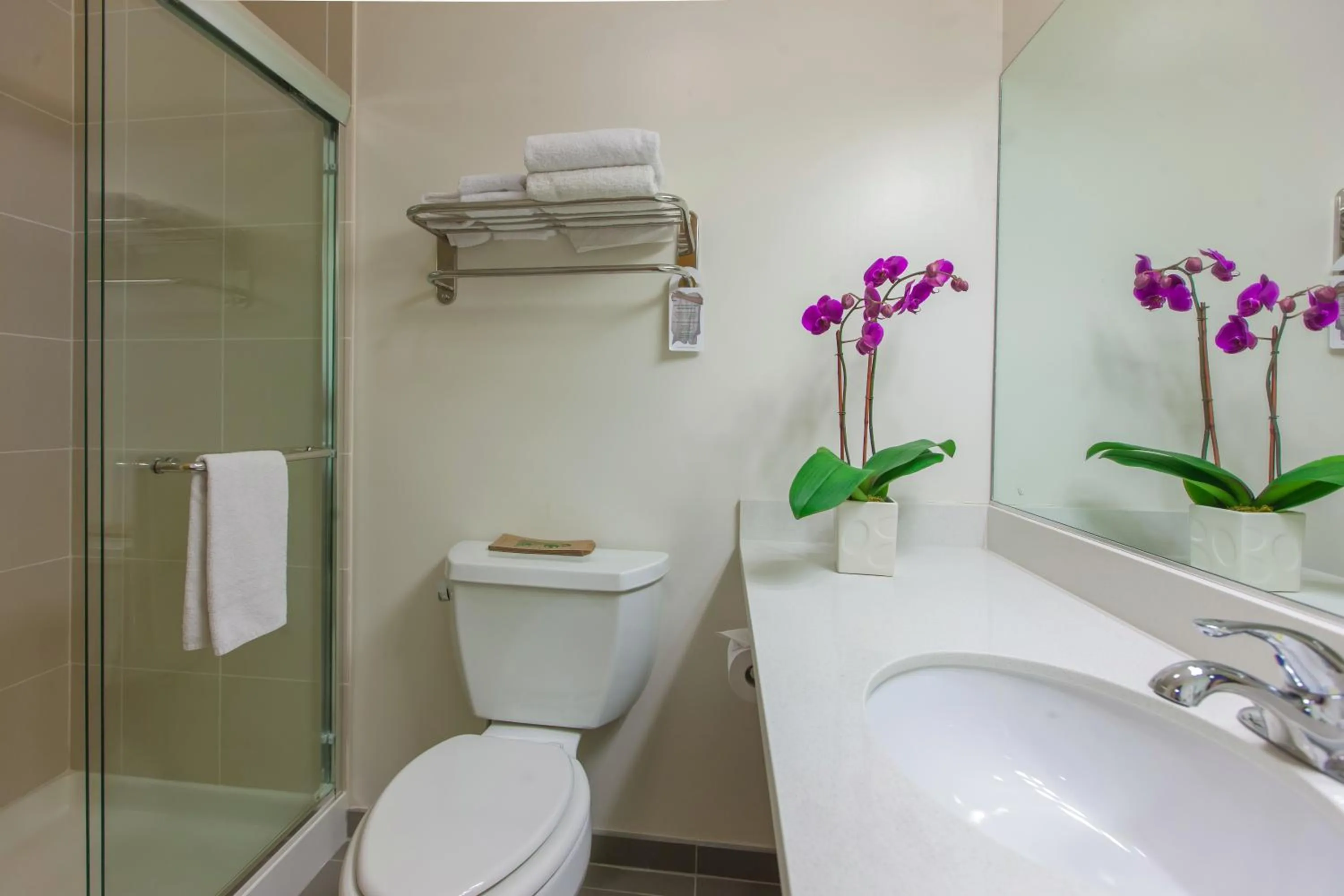 Bathroom in Grant Plaza Hotel