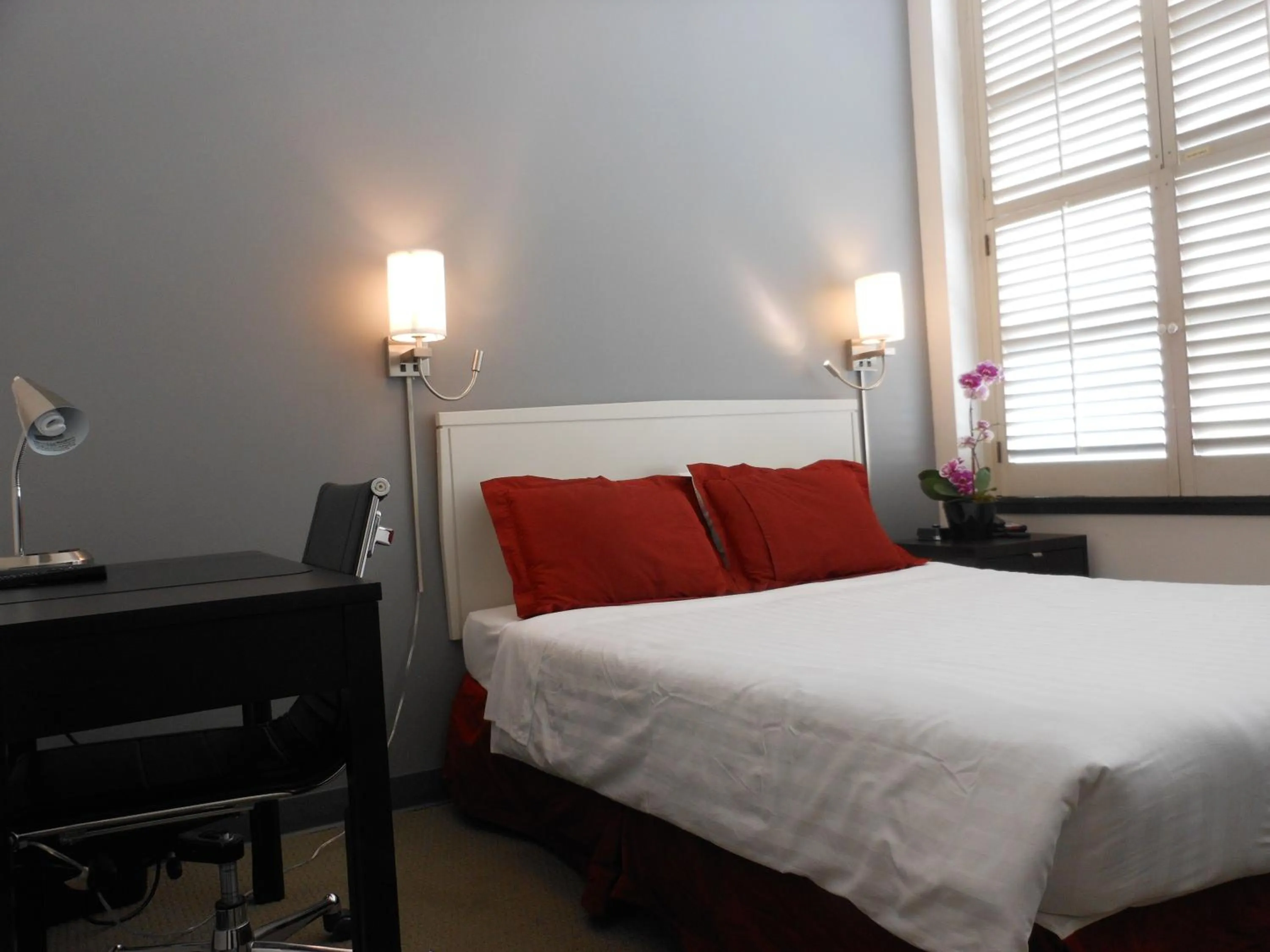 Bedroom, Bed in Grant Plaza Hotel