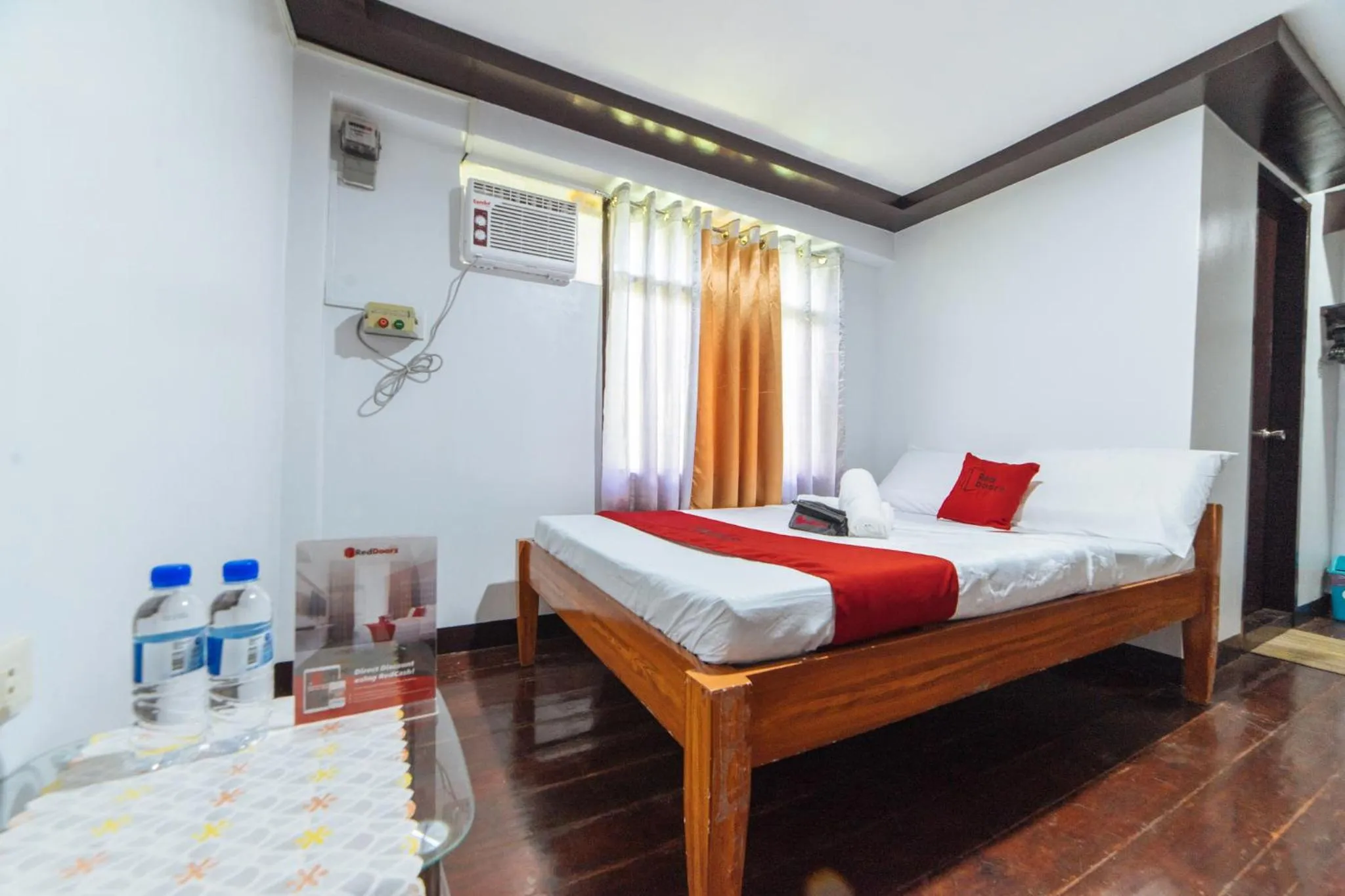 Photo of the whole room, Bed in RedDoorz near San Juanico Bridge