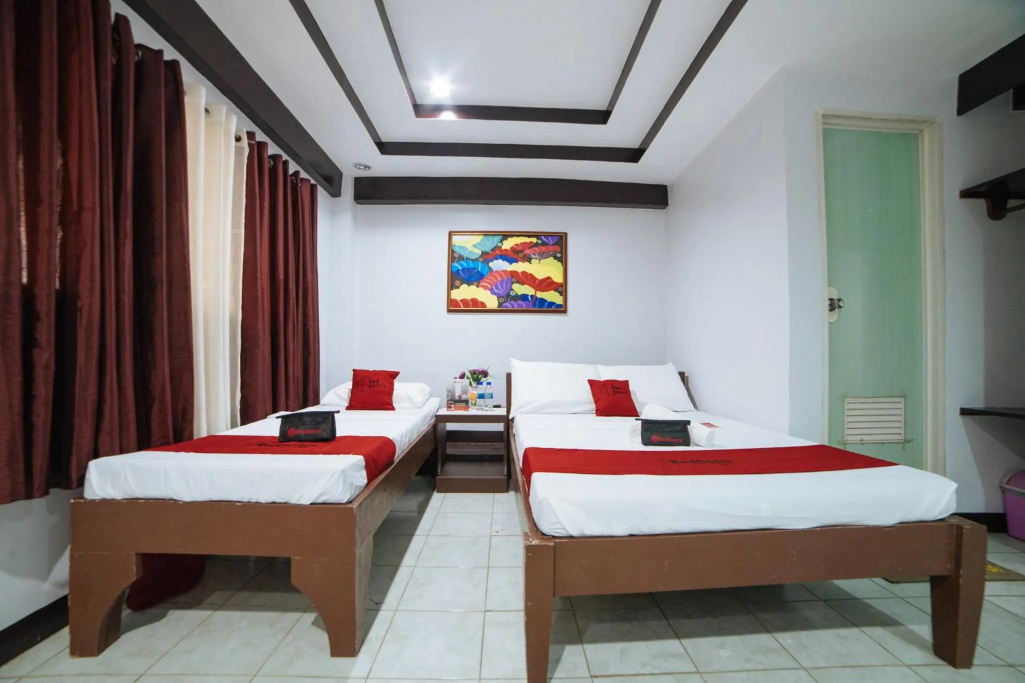 Photo of the whole room, Bed in RedDoorz near San Juanico Bridge