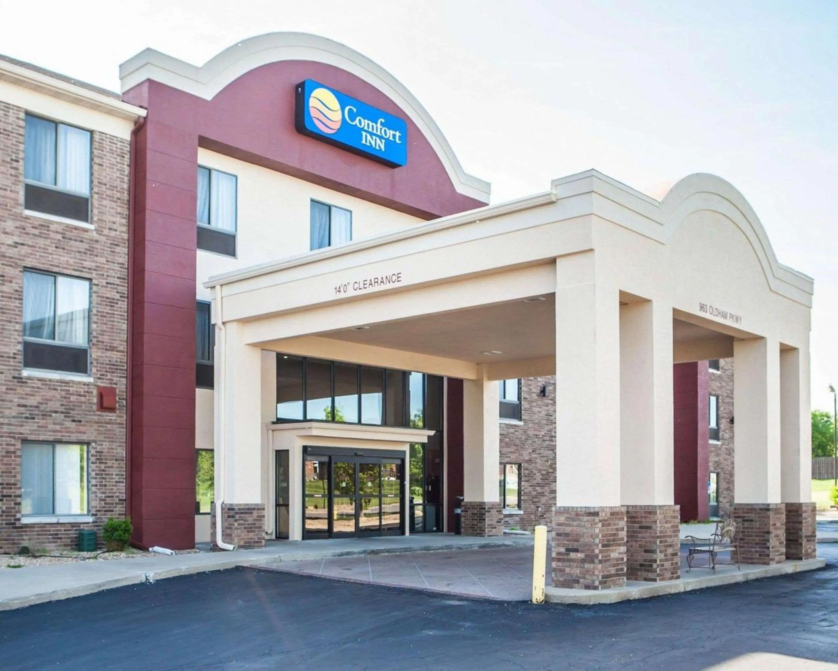 Property building in Comfort Inn Lees Summit - Hwy 50 & Hwy 291
