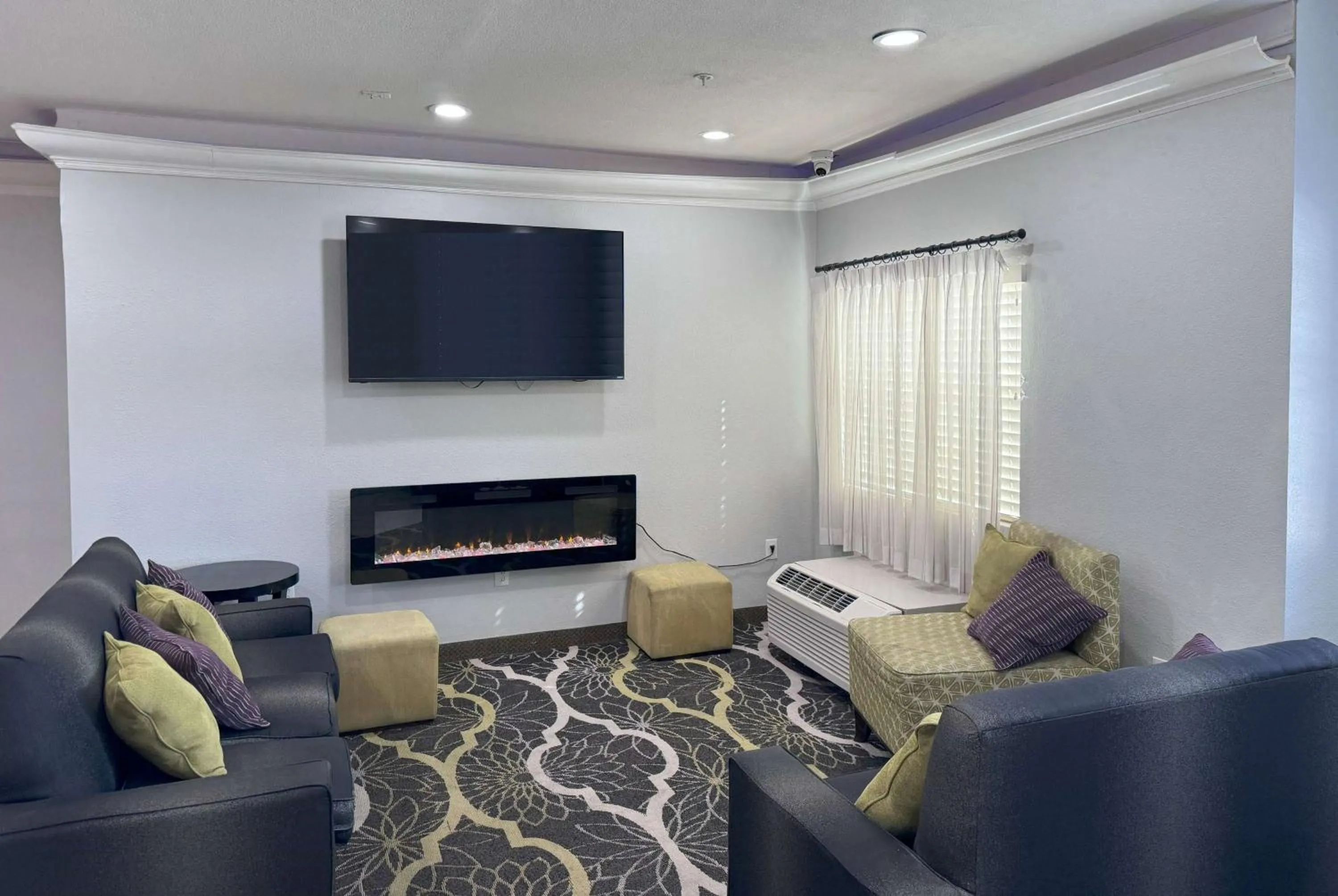 Lobby or reception in La Quinta by Wyndham Tulare