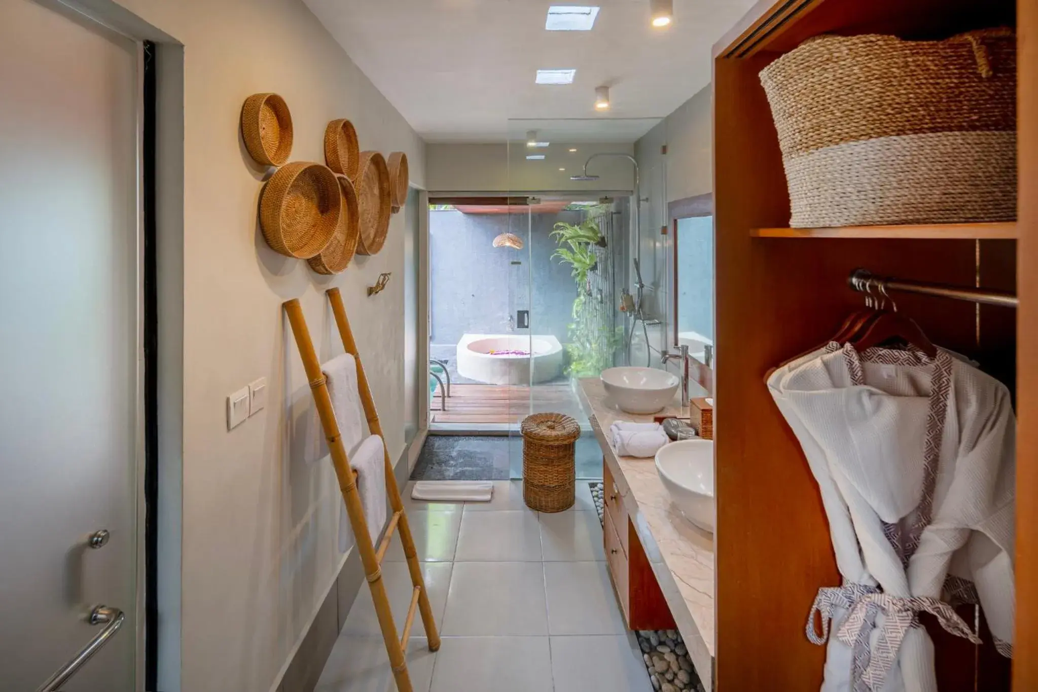 Deluxe Villa in Seminyak Sanctuary Villa by Ini Vie Hospitality Deluxe Villa in Seminyak Sanctuary Villa by Ini Vie Hospitality