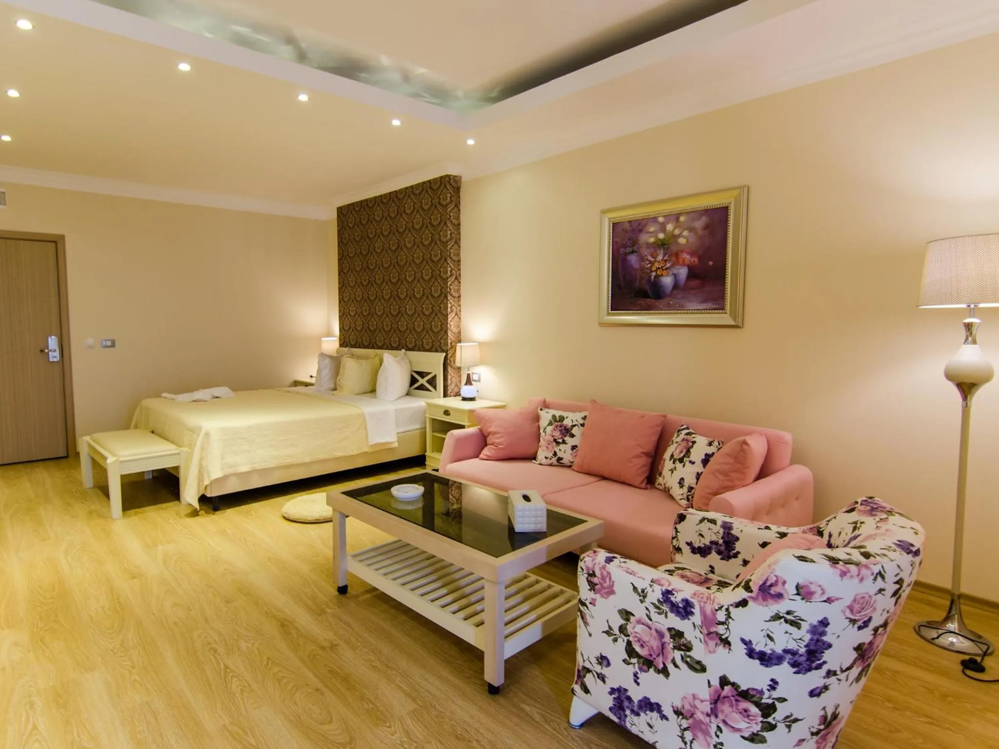 Photo of the whole room, Bed in Phoenicia Luxury Hotel