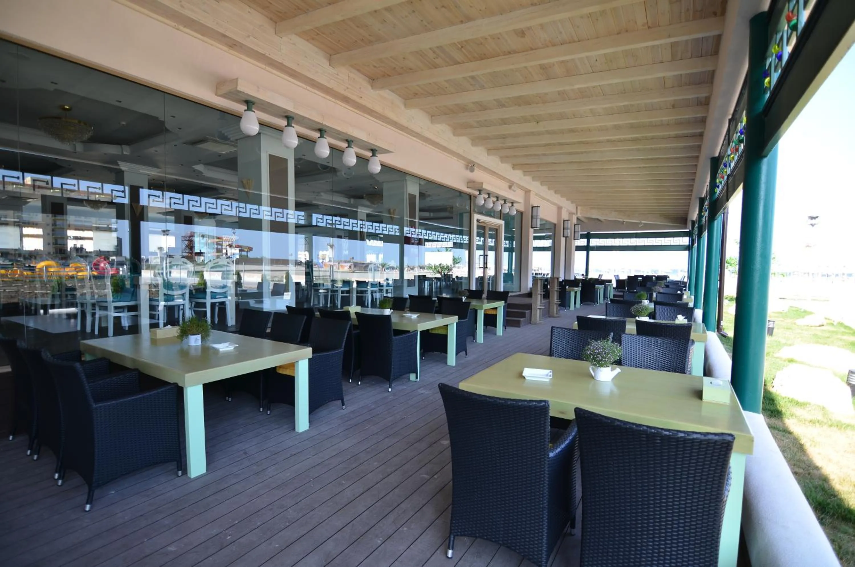 Restaurant/places to eat in Phoenicia Luxury Hotel