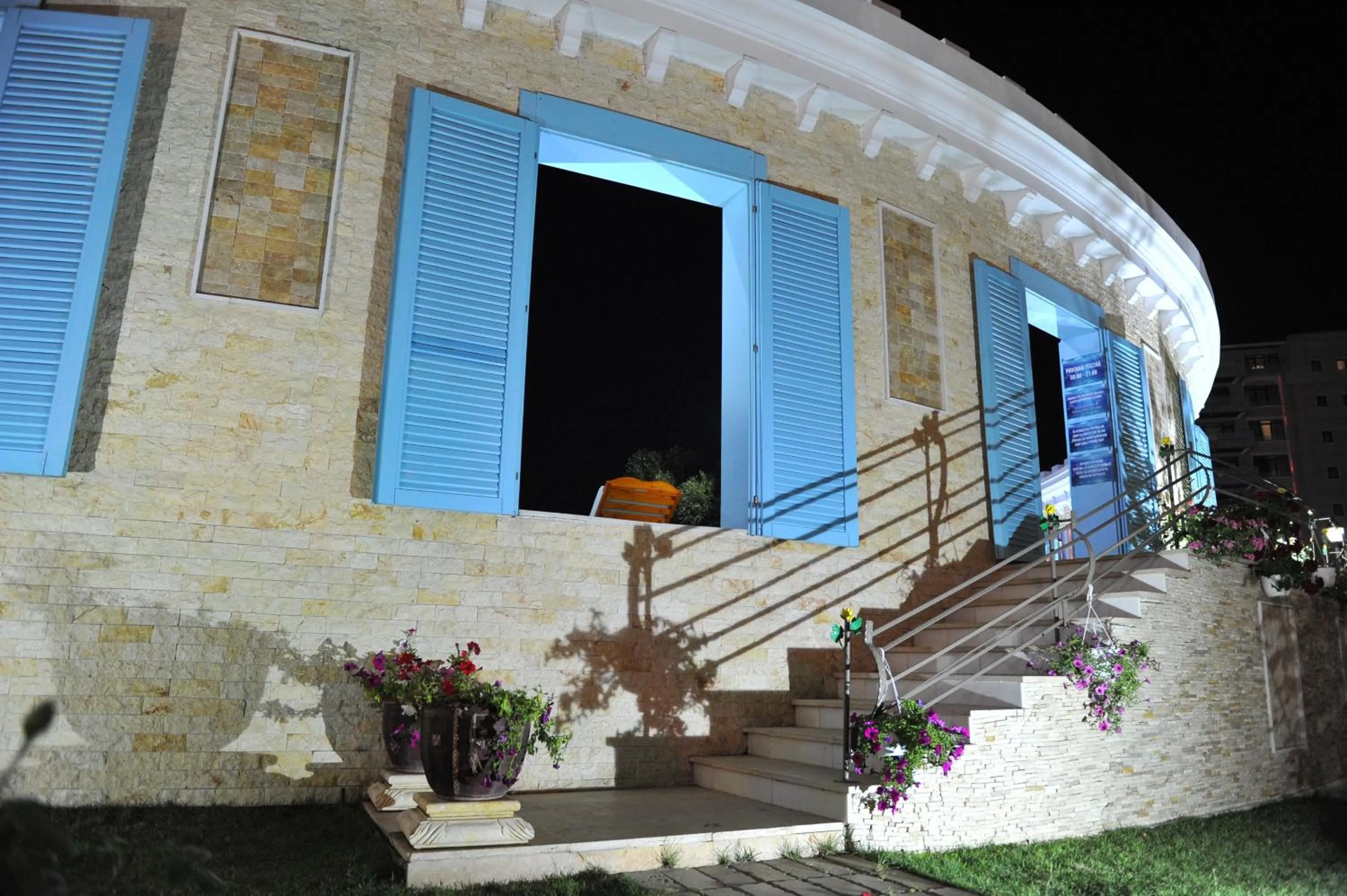 Swimming pool in Phoenicia Luxury Hotel