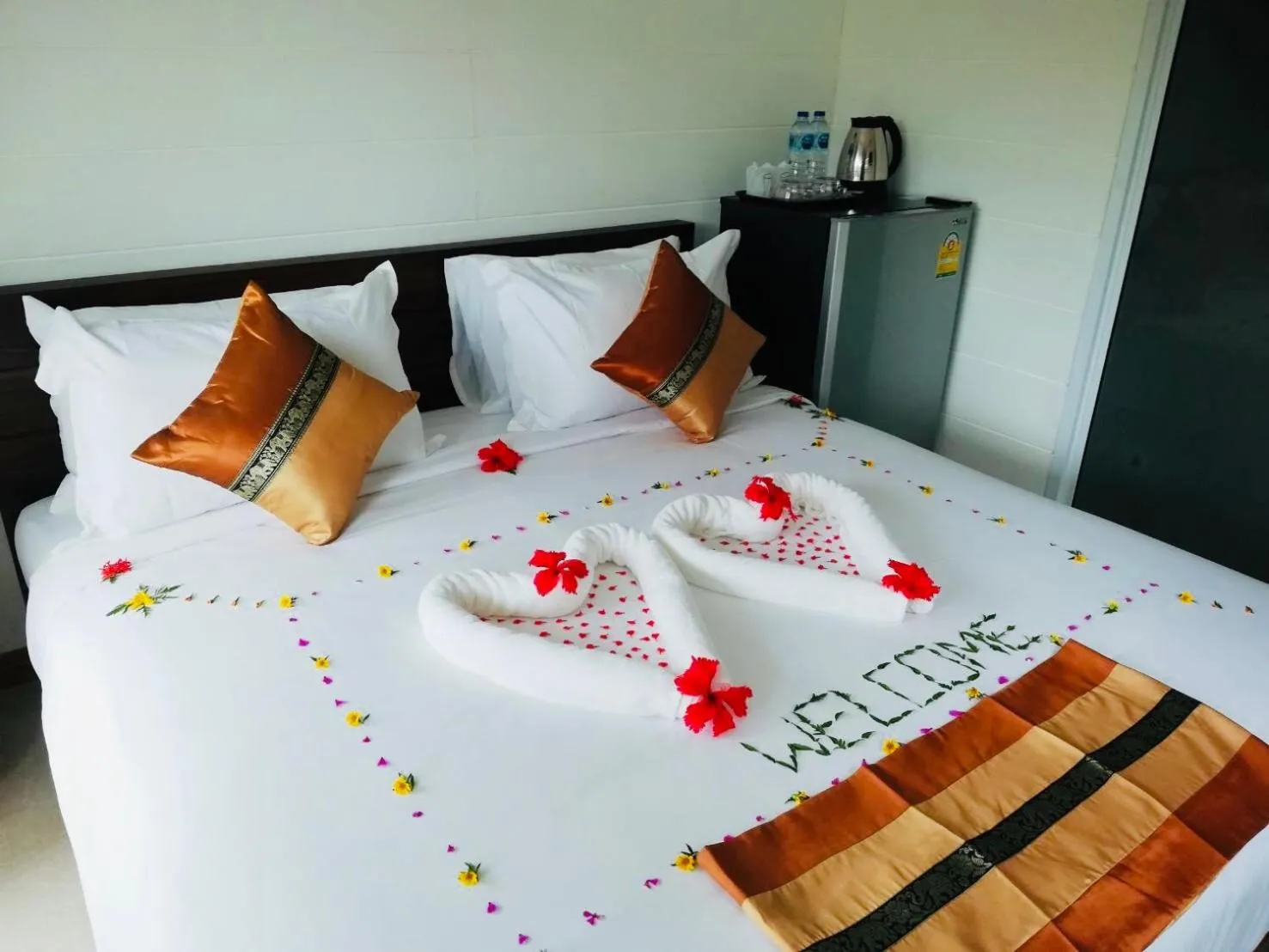 Bed in Phumiphat resort Koh Mook