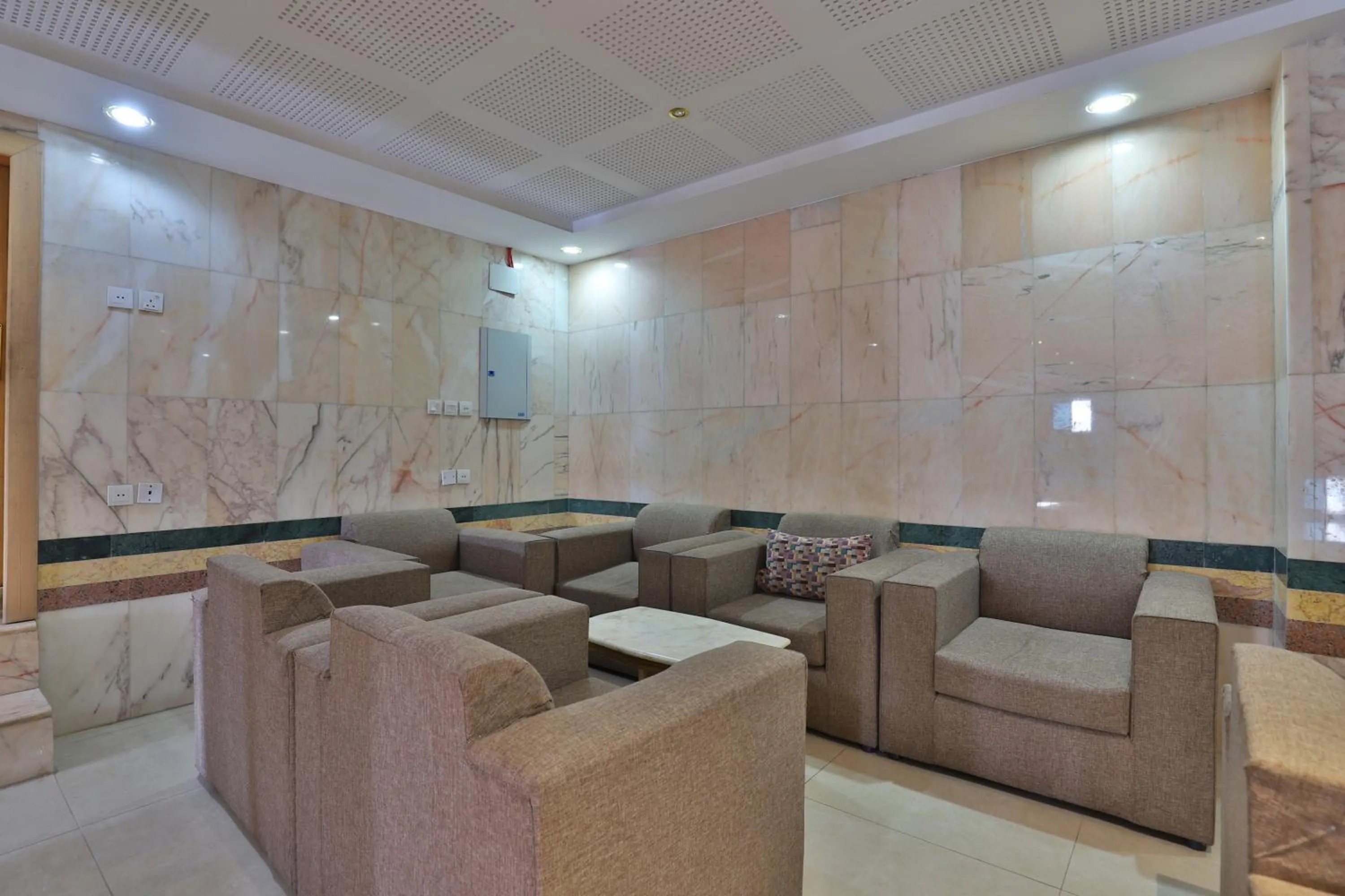 Lobby or reception, Lounge/Bar in OYO 369 Arwa Alqosor