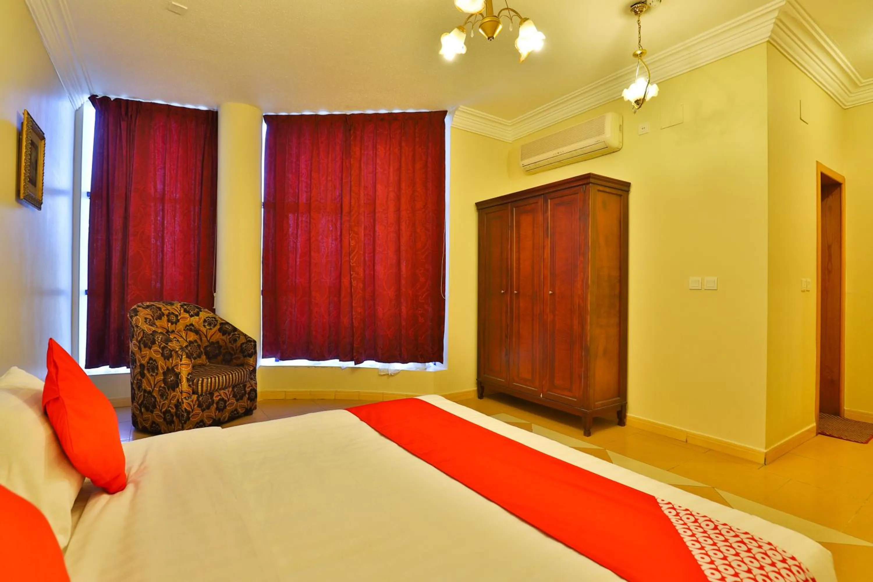 Bedroom in OYO 369 Arwa Alqosor