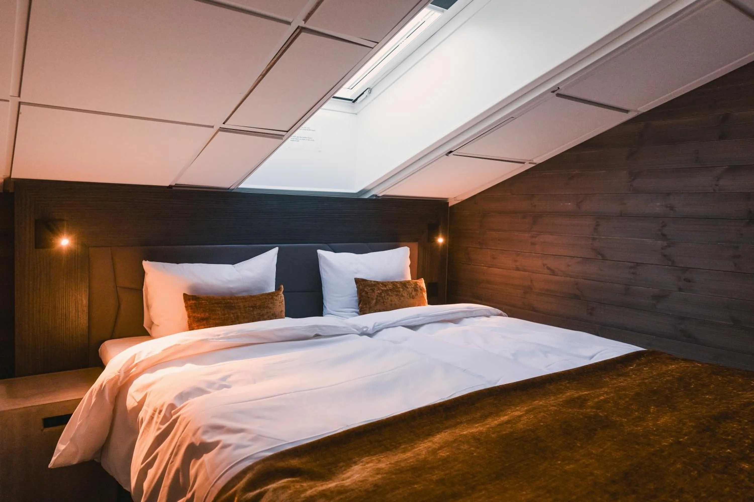 Bedroom, Bed in Svalbard Hotell | Lodge