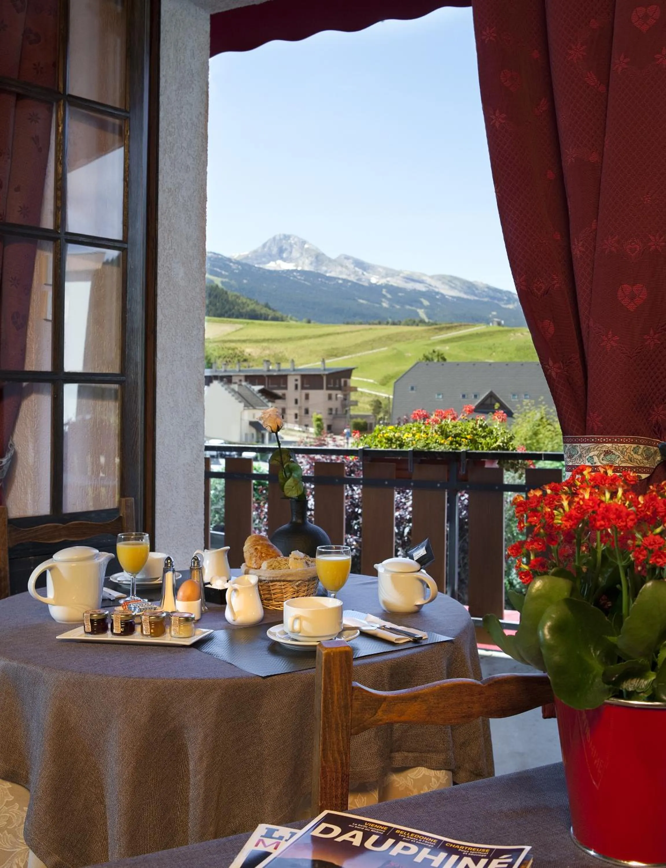 Restaurant/places to eat in Hotel Christiania