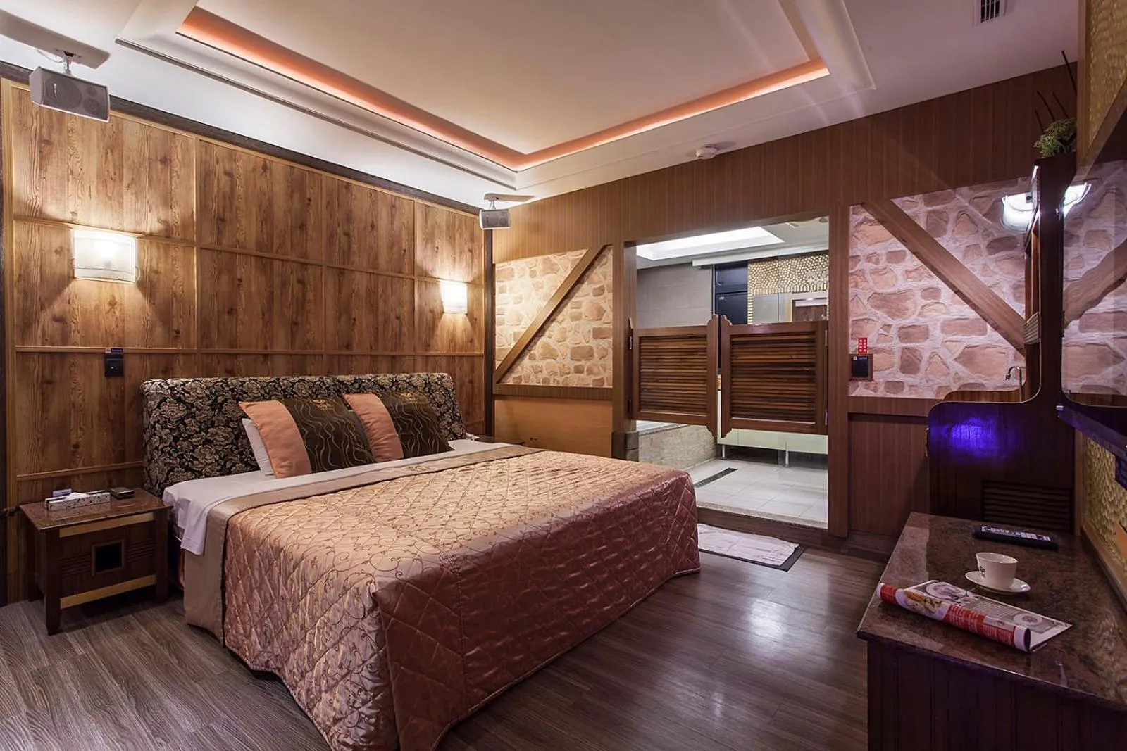 Photo of the whole room in PGS Motel