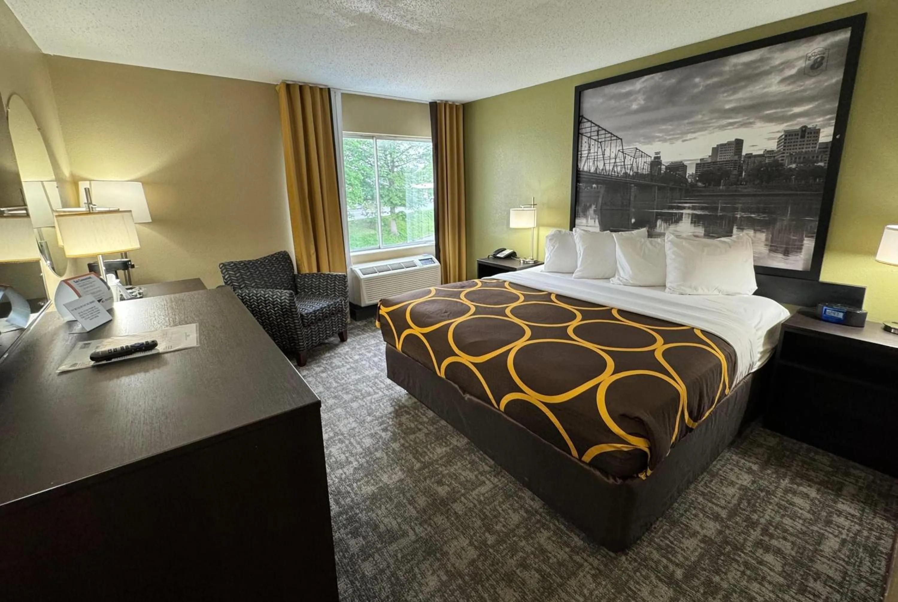 Photo of the whole room, Bed in Super 8 by Wyndham New Cumberland