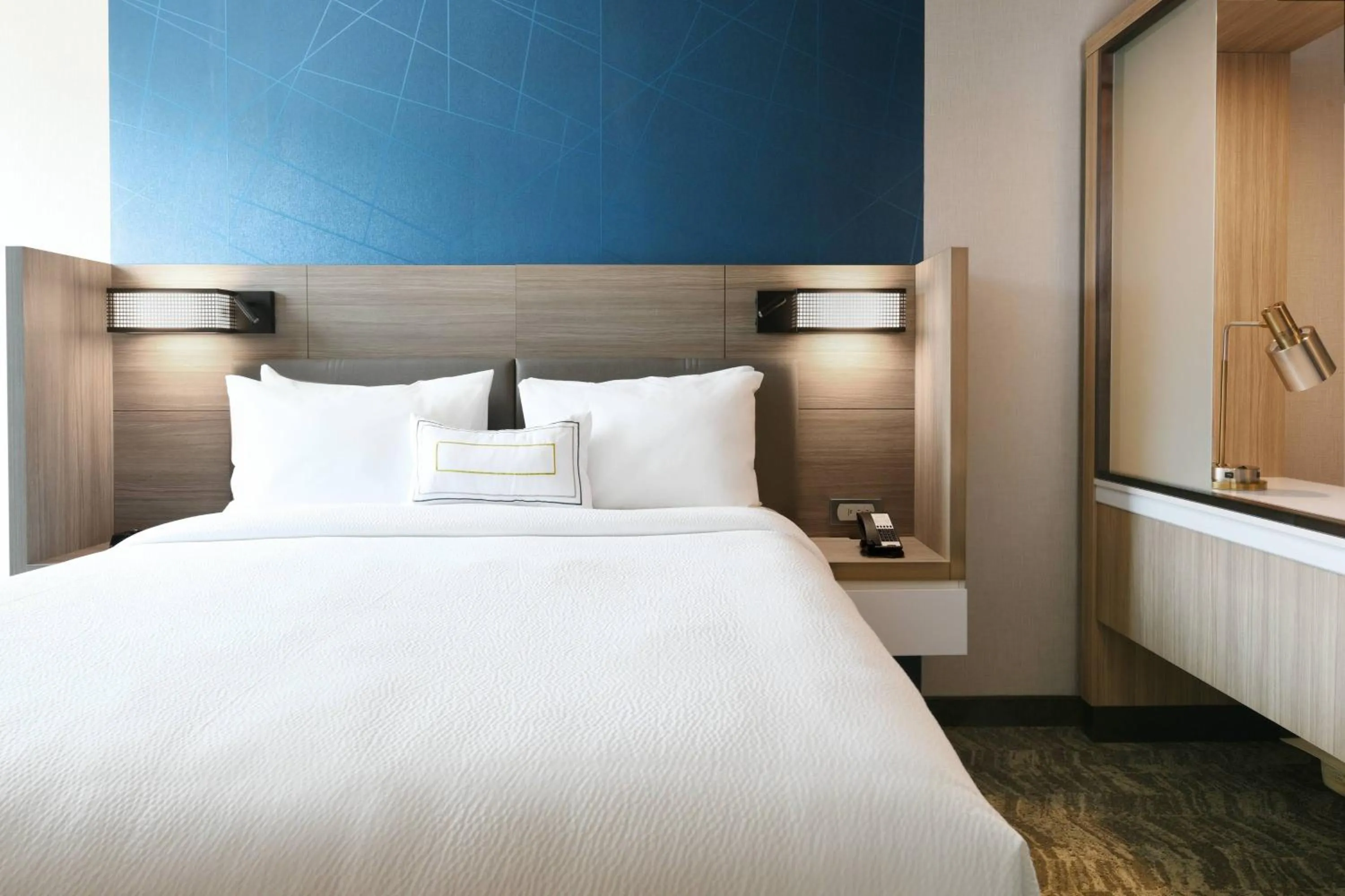 Bedroom, Bed in SpringHill Suites Dallas DFW Airport South/CentrePort