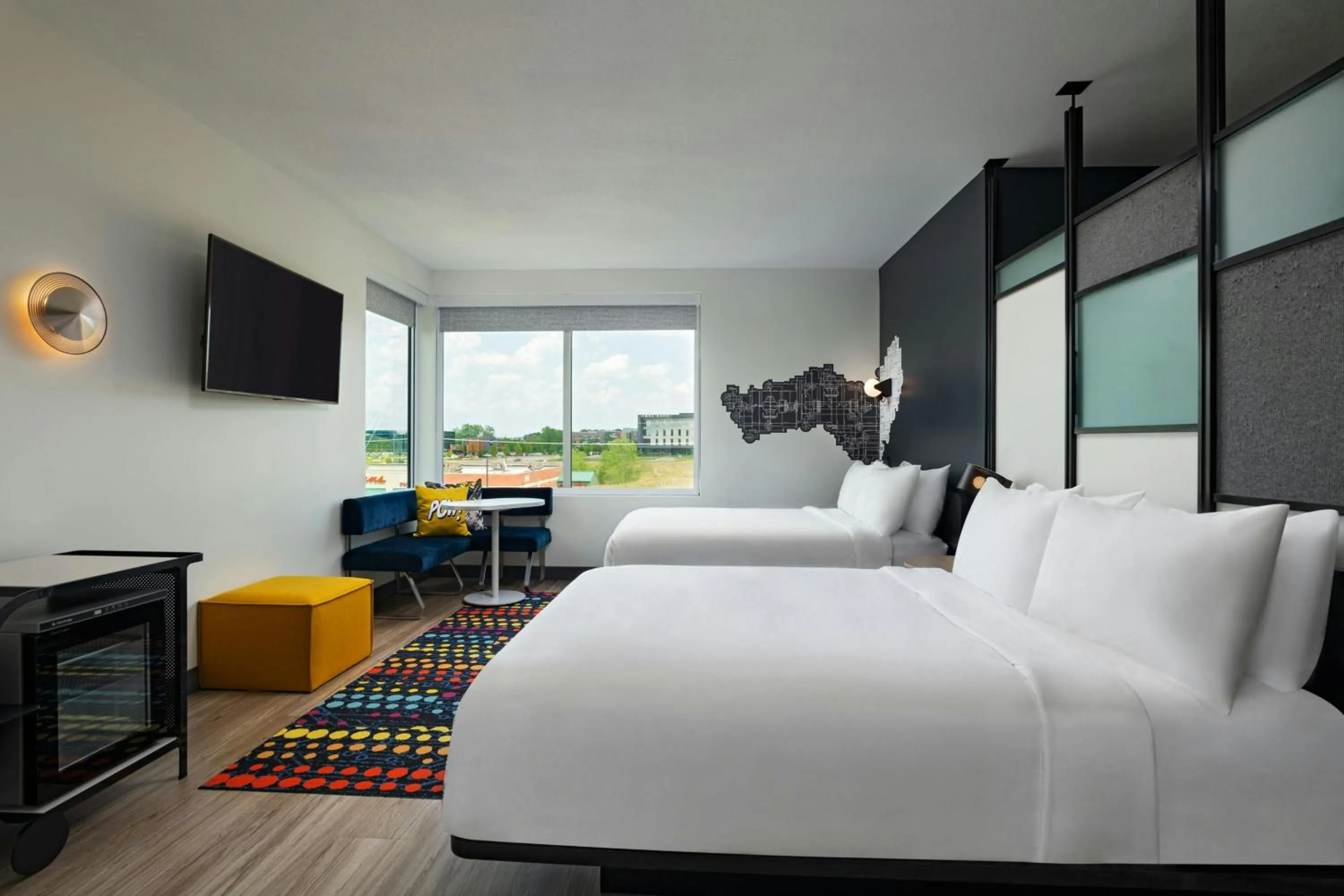 Photo of the whole room, Bed in Aloft Omaha West