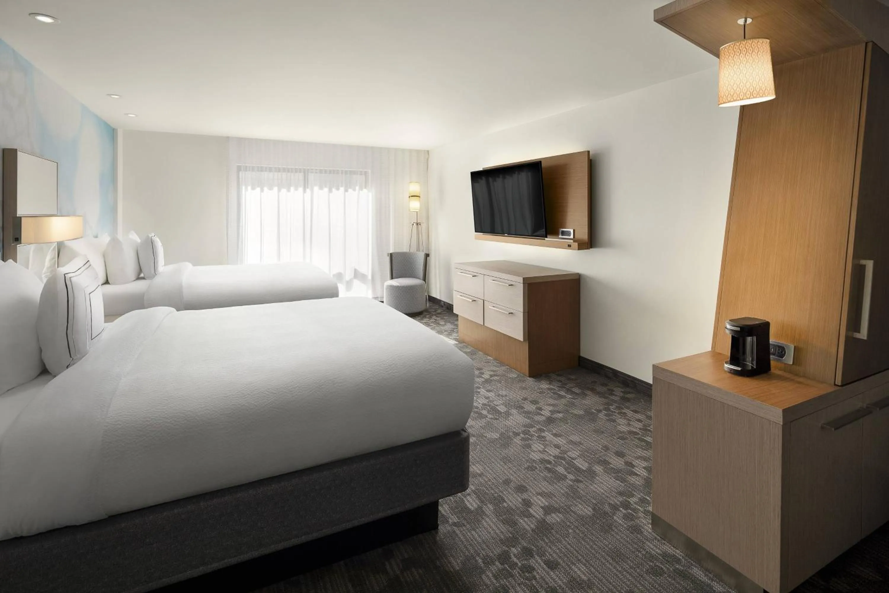 Photo of the whole room, Bed in Courtyard by Marriott Seattle Northgate