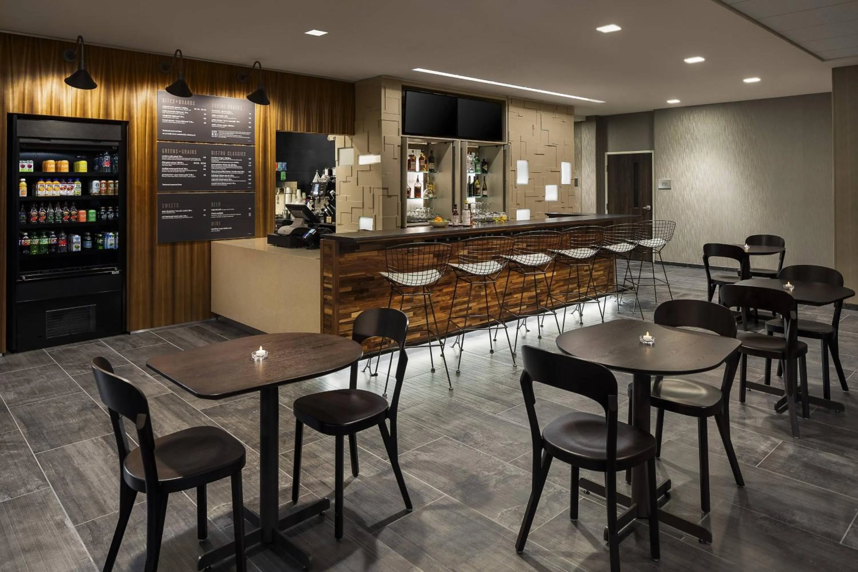 Restaurant/places to eat in Courtyard by Marriott Seattle Northgate