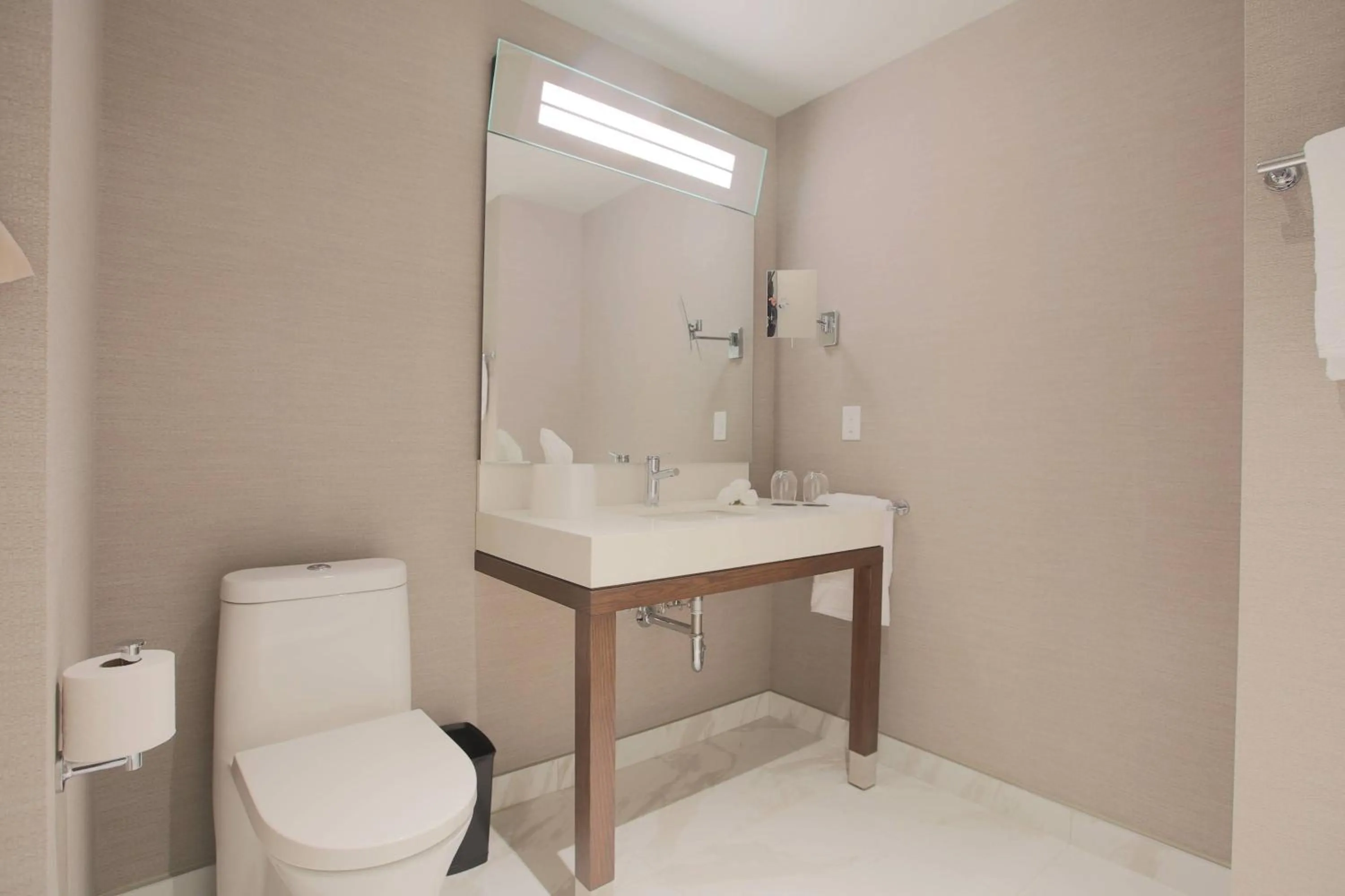 Bathroom in Courtyard by Marriott Montreal Brossard
