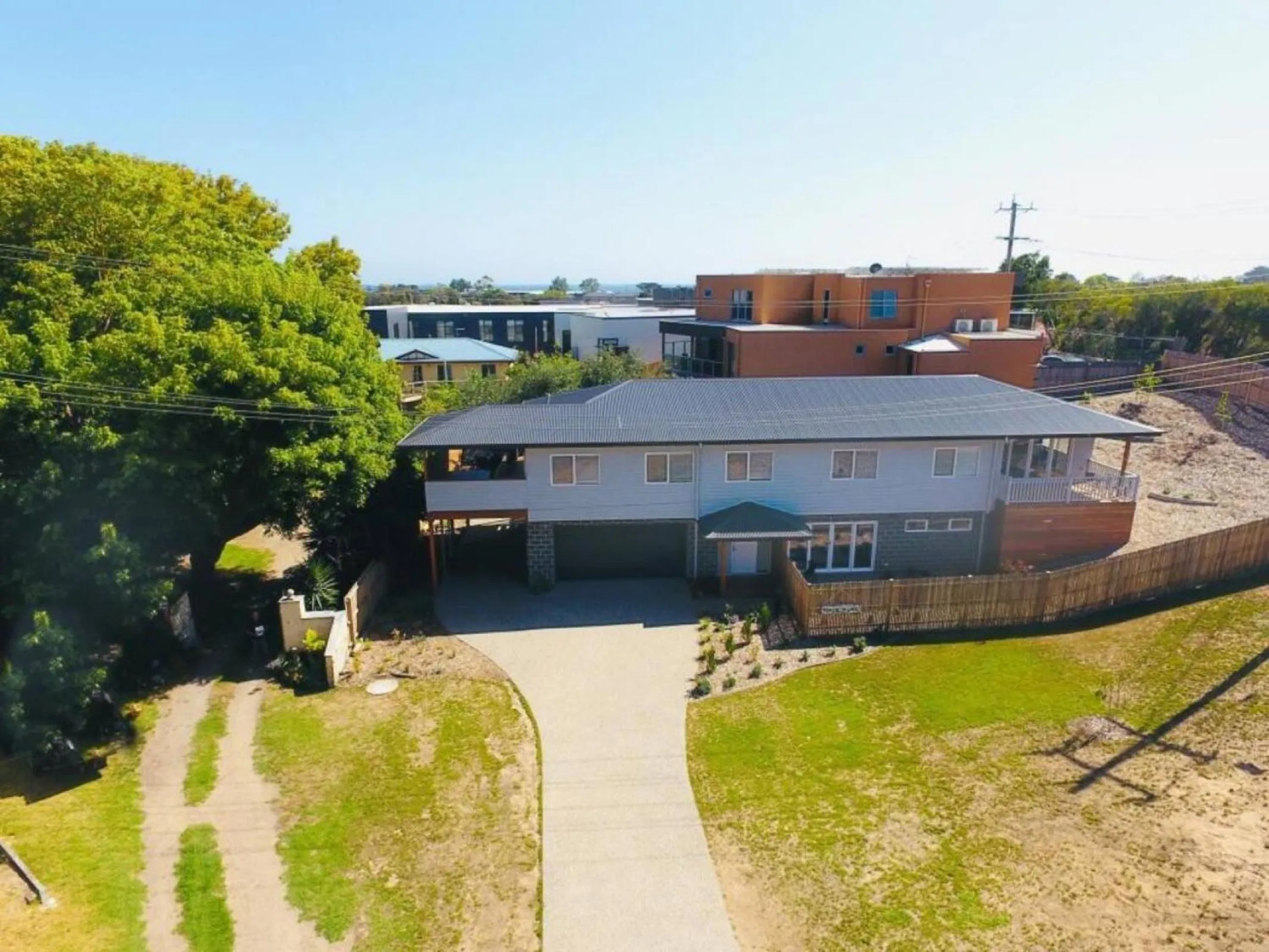 Property building in HALE KUPA Rye Beach House Spa Table Tennis