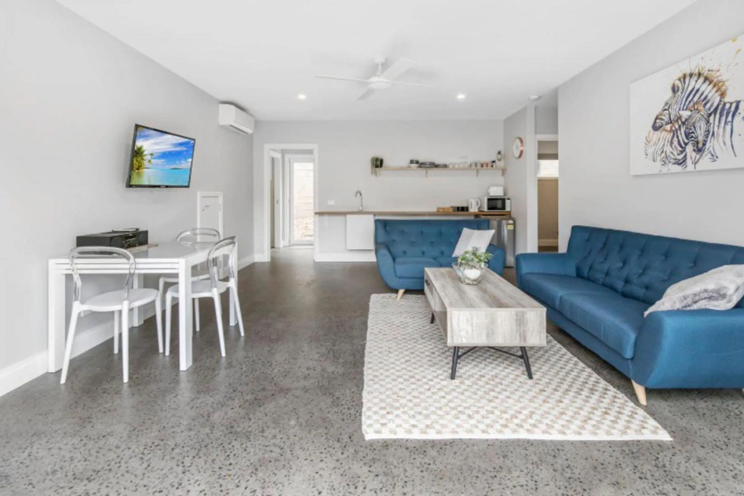 Living room in HALE KUPA Rye Beach House Spa Table Tennis