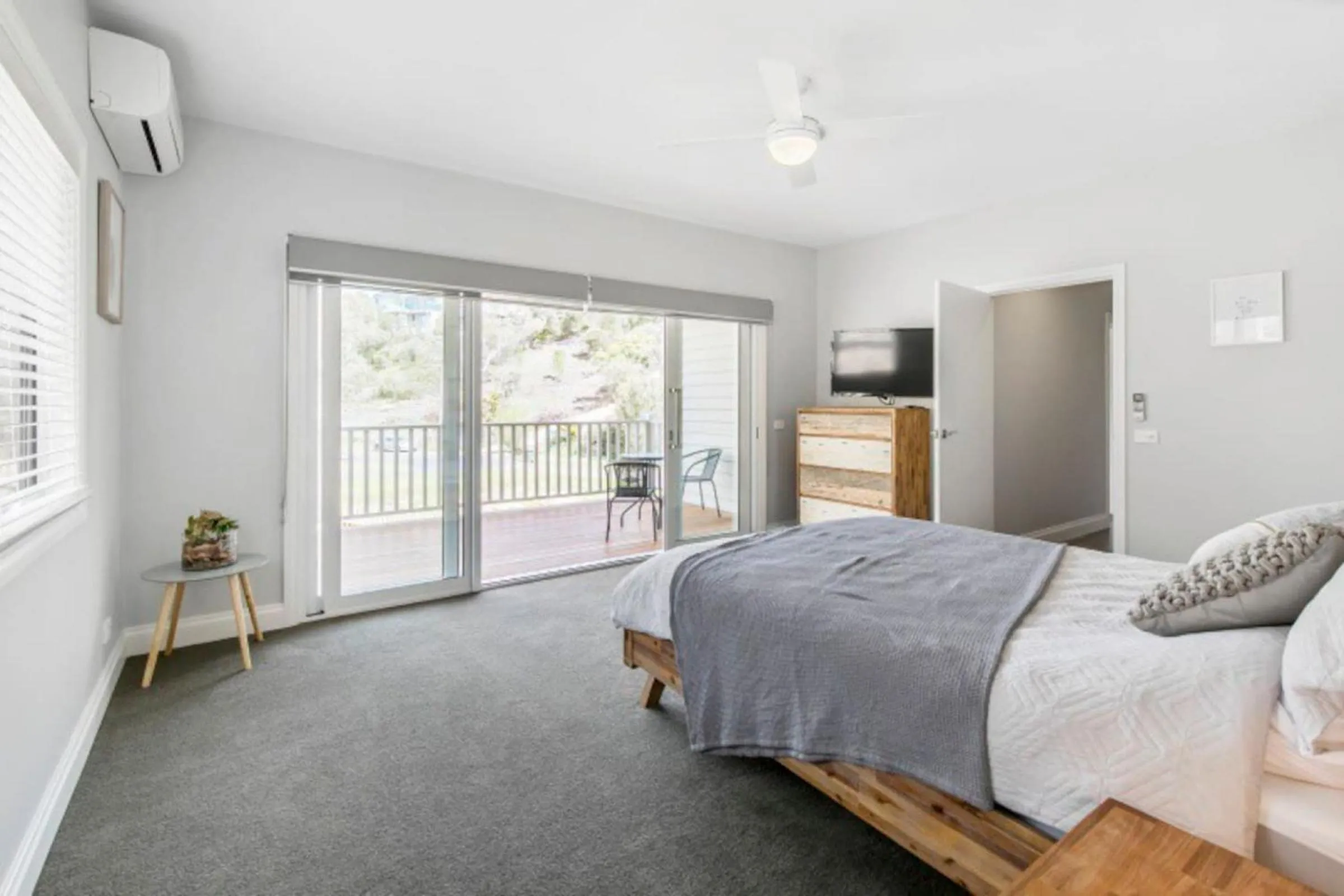 Bedroom, Bed in HALE KUPA Rye Beach House Spa Table Tennis