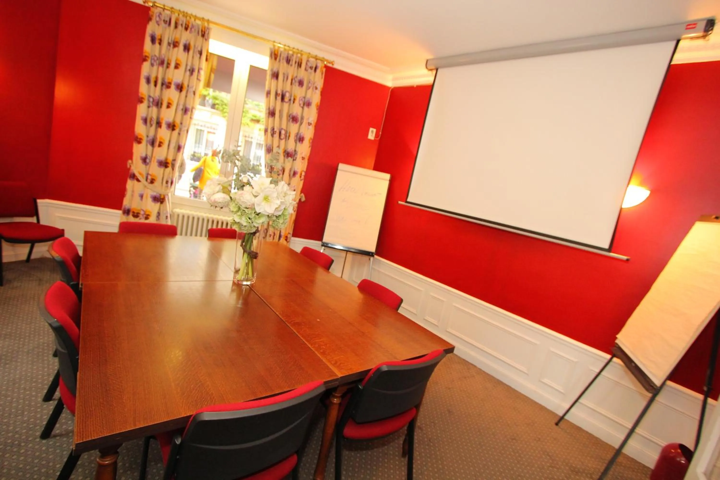 Lounge or bar in Virgina