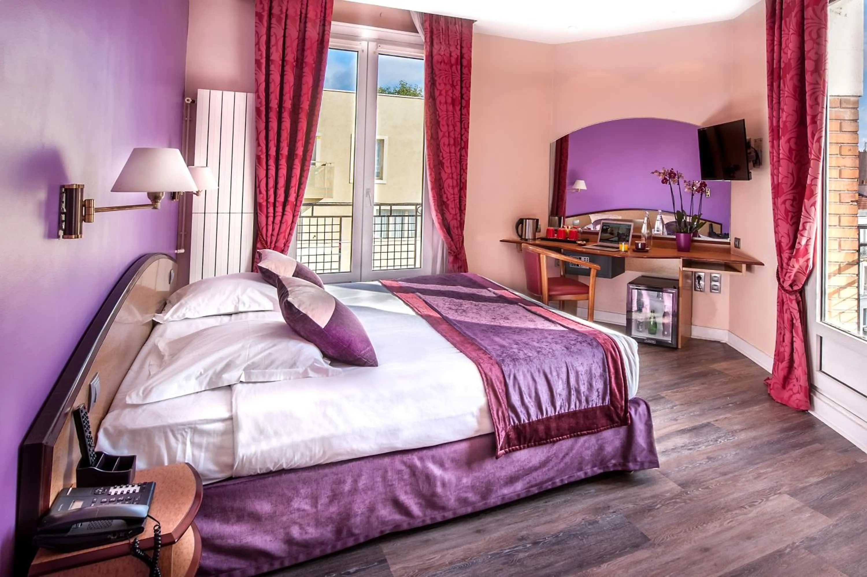 Bedroom, Bed in Virgina