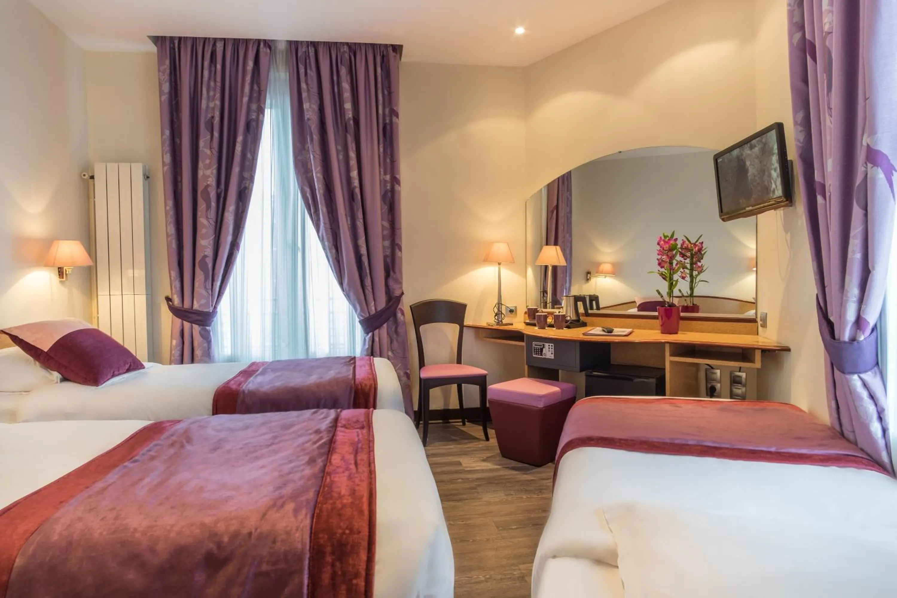 Bedroom, Bed in Virgina