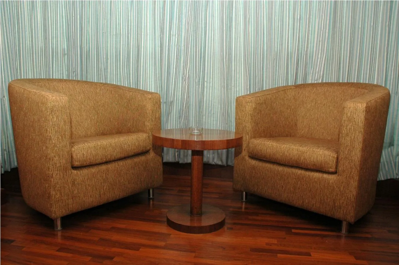 Seating area in New Rainbow Business Hotel