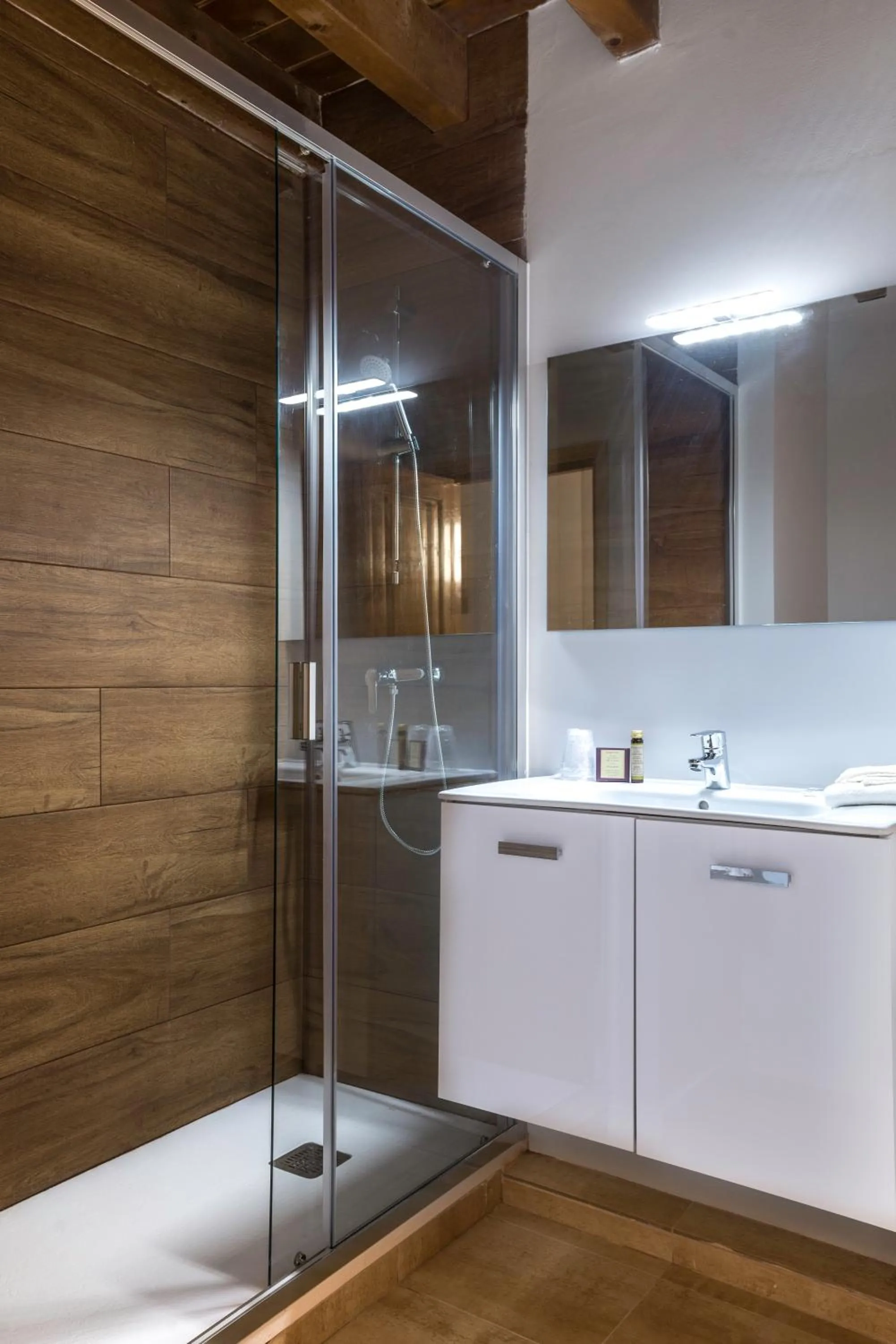 Shower in SNÖ Vall de Boí